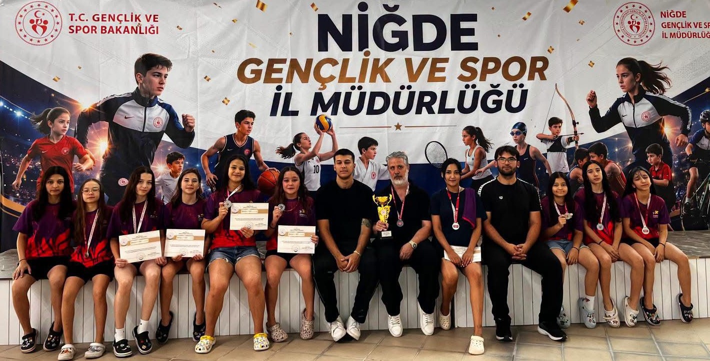 Kayseri Kadın Su Topu Takımı’ndan Türkiye ikinciliği