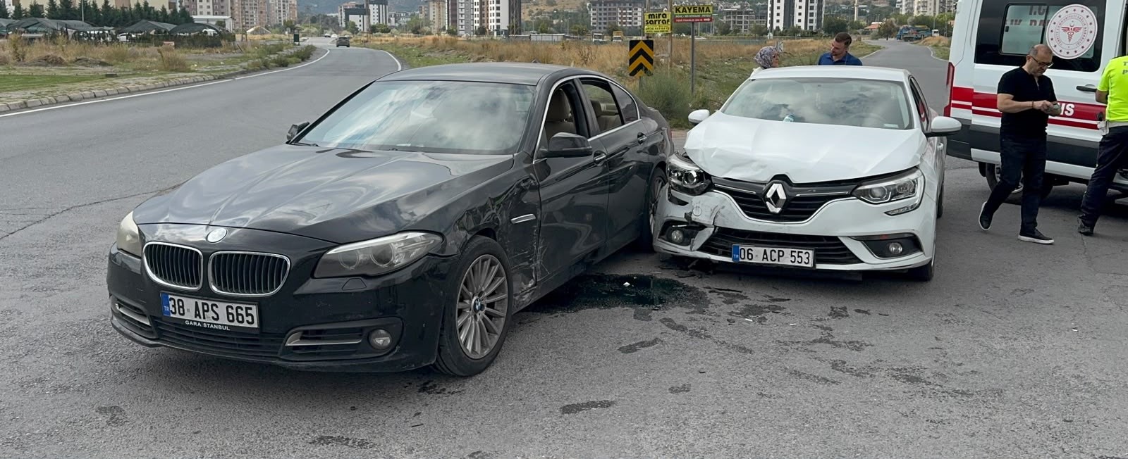 Kayseri’de iki otomobil çarpıştı: 2 yaralı