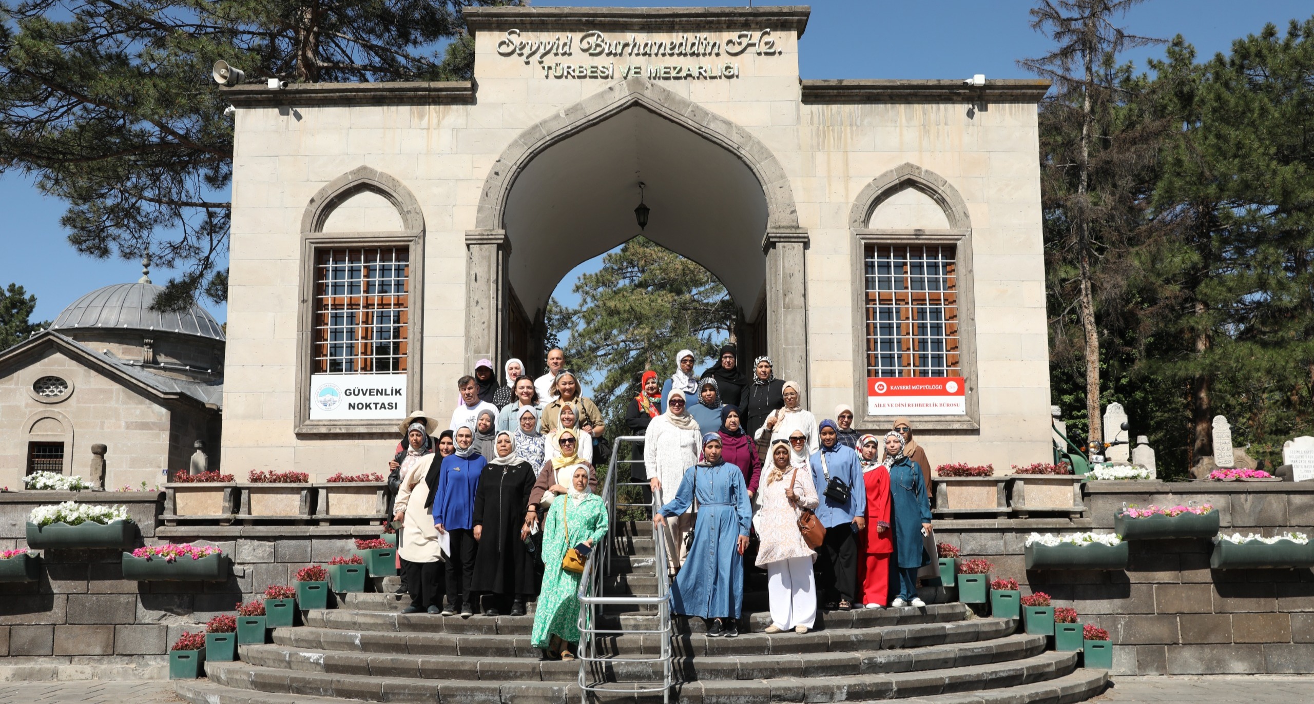BÜYÜKŞEHİR KAYMEK’TEN, 9 ÜLKEDEN GELEN KURSİYERLERE KAYSERİ’Yİ TANITAN ETKİNLİK