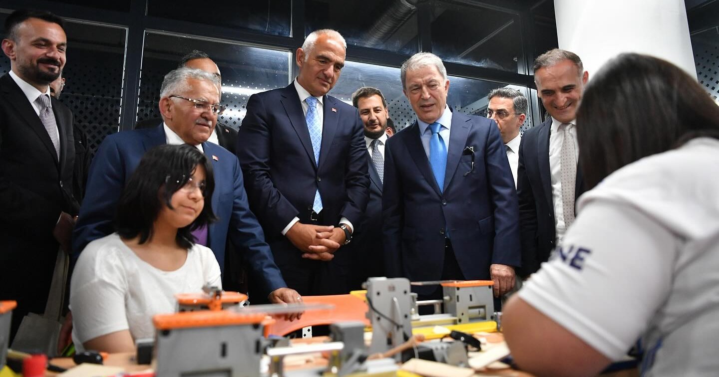 BAŞKAN BÜYÜKKILIÇ’TAN KAYSERİ’YE 105 MİLYON TL’LİK DEV KÜTÜPHANE YATIRIMI