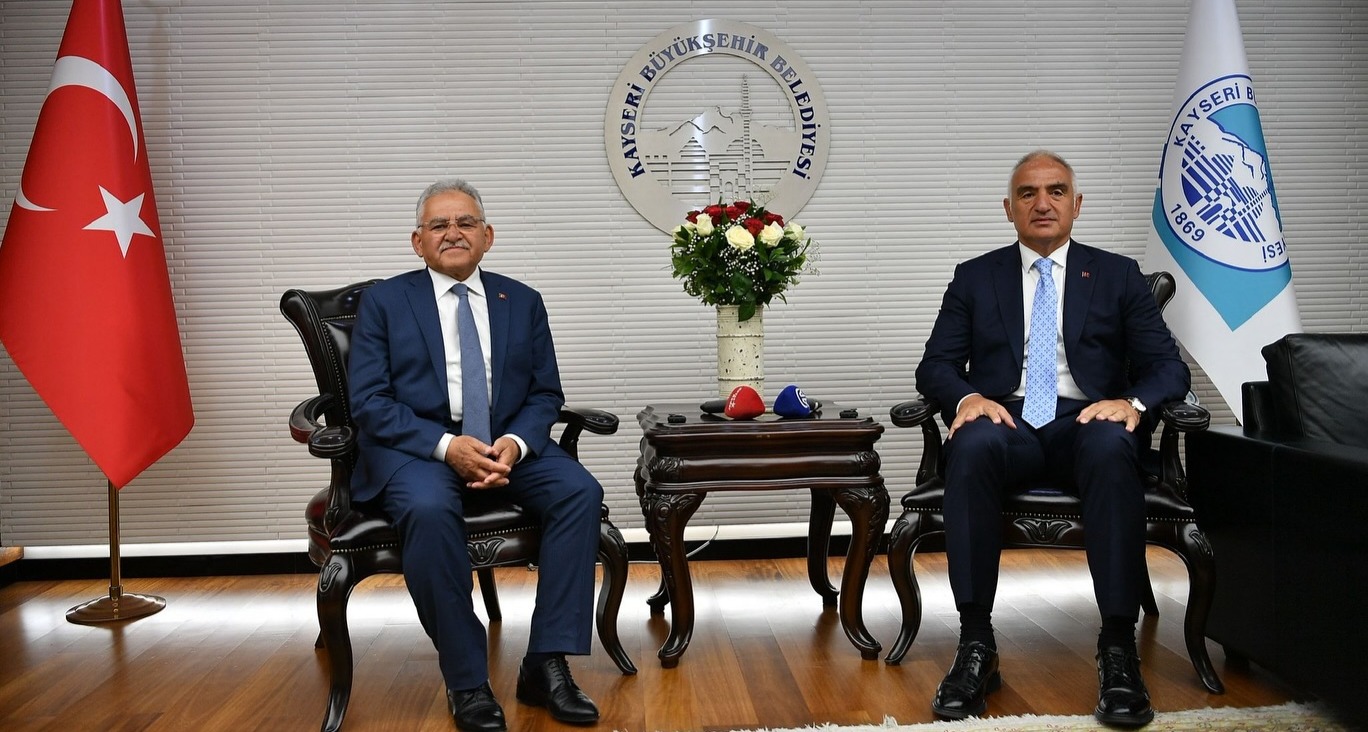 BAKAN ERSOY’DAN BAŞKAN BÜYÜKKILIÇ’A VE KAYSERİ’YE ÖVGÜLER: “TURİZM ŞEHRİ”