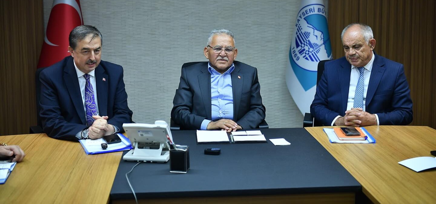 BAŞKAN BÜYÜKKILIÇ’TAN BELEDİYE BAŞKANLARI İLE YATIRIM DEĞERLENDİRME TOPLANTISI