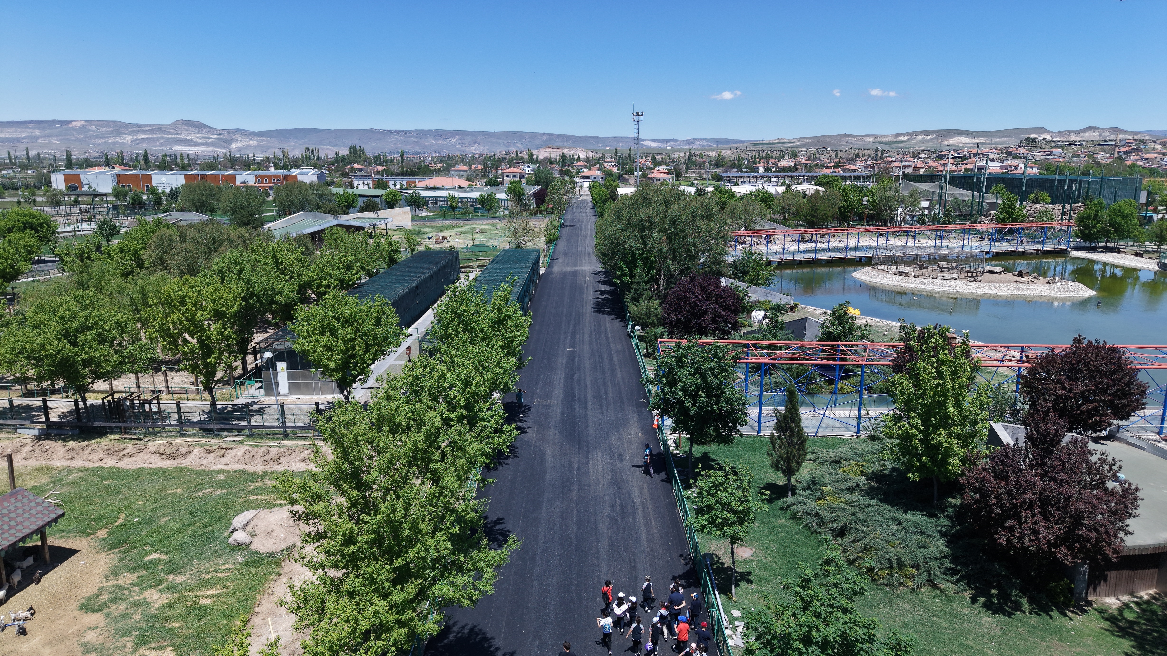 BÜYÜKŞEHİR’DEN HAYVANAT BAHÇESİ’NDE 1 MİLYON 870 BİN TL’LİK ASFALT ÇALIŞMASI