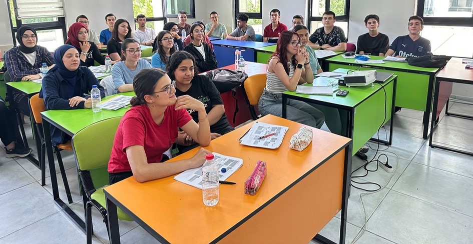  BÜYÜKŞEHİR'DEN GENÇLERE MATEMATİKTE YENİ UFUKLAR