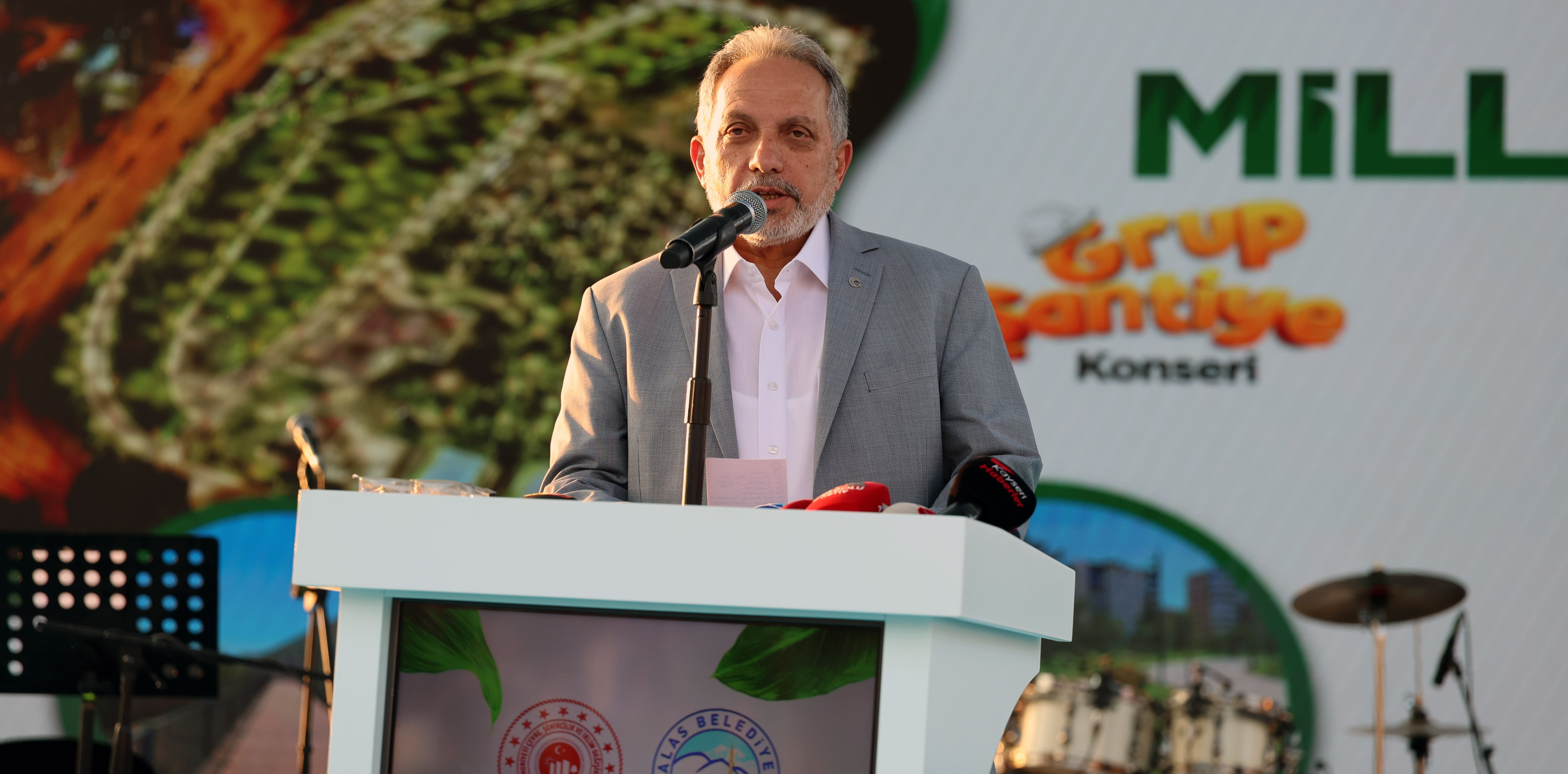 MİLLET, TALAS'TA BAHÇESİNE KAVUŞTU