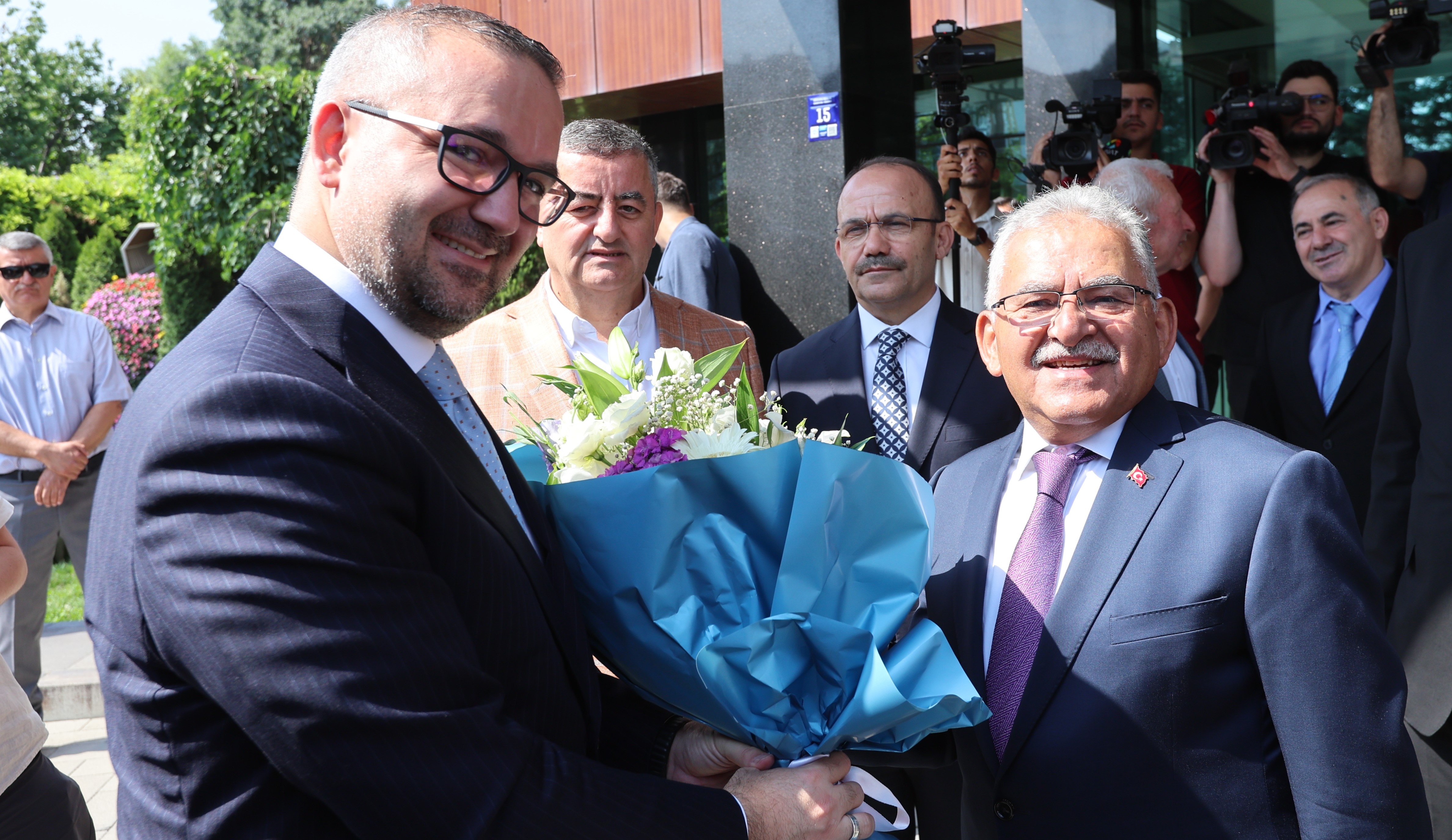 BAŞKAN BÜYÜKKILIÇ, MERKEZ BANKASI BAŞKANI KARAHAN’I MAKAMINDA AĞIRLADI