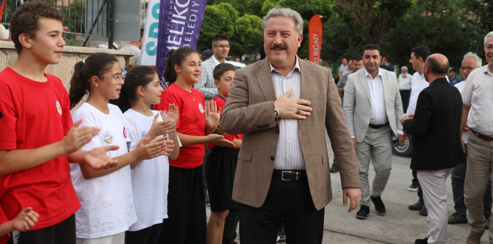 MELİKGAZİ BELEDİYESİ MİMARSİNAN ERVA SPOR OKULLARI AÇILDI