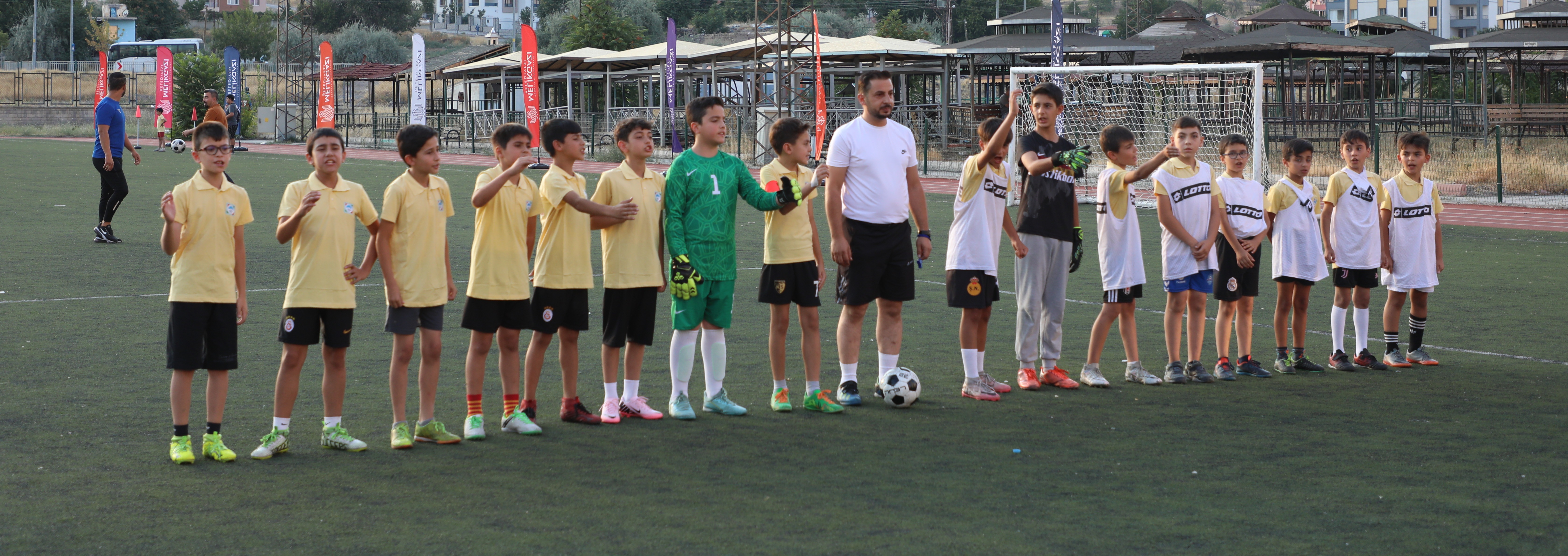 MELİKGAZİ BELEDİYESİ TESİSLER ARASI FUTBOL TURNUVASI’NIN ŞAMPİYONU YENİKÖY OLDU