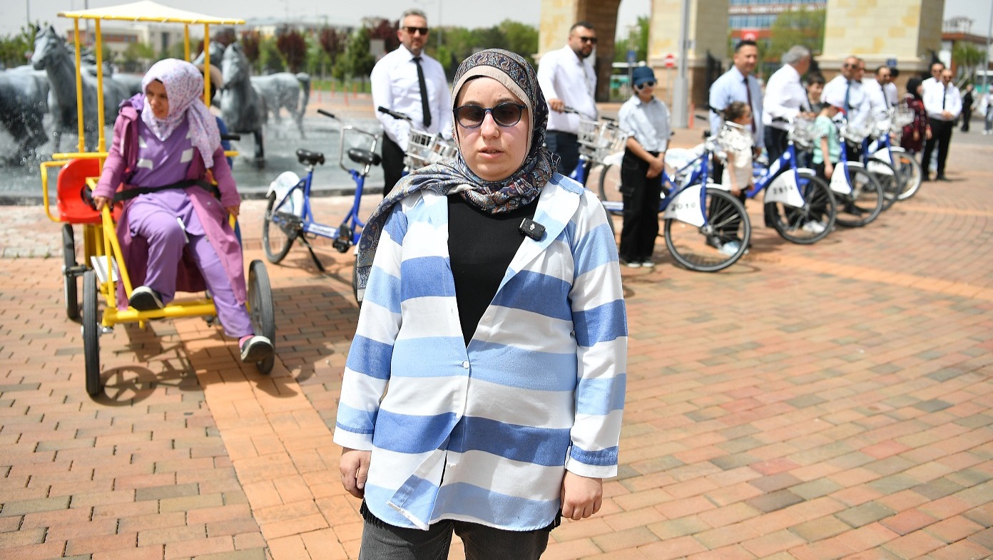 BÜYÜKŞEHİR’İN ÖZEL BİREYLERE YÖNELİK GÖNÜLLERİ TİTRETEN ETKİNLİĞİNİN YANKILARI SÜRÜYOR