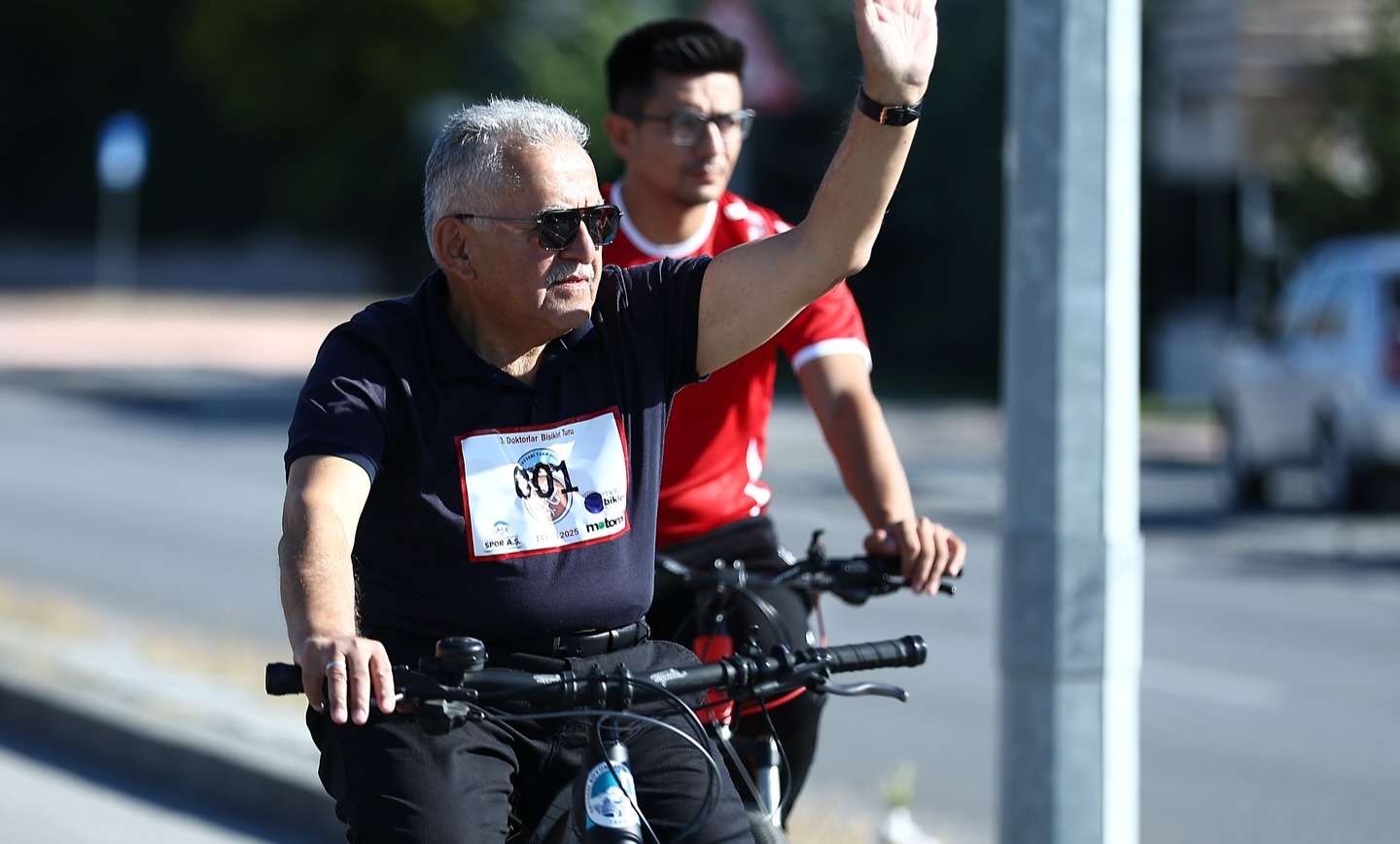 BAŞKAN BÜYÜKKILIÇ, 3’ÜNCÜ DOKTORLAR BİSİKLET TURU’NDA PEDAL ÇEVİRDİ
