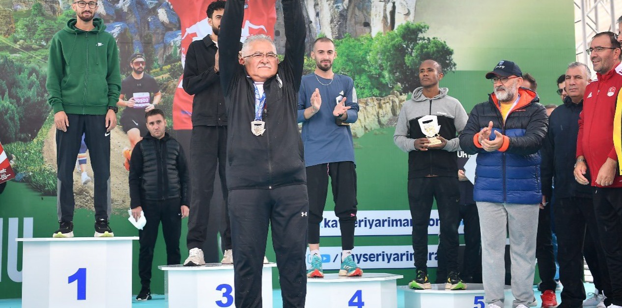 BAŞKAN BÜYÜKILIÇ’TAN KAYSERİ’NİN ULUSLARARASI YARI MARATONUNA DAVET