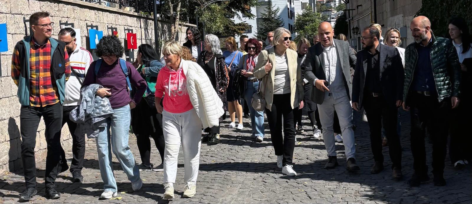 TALAS’TA FİNLANDİYA HEYETİNE TARİHİ GEZİ