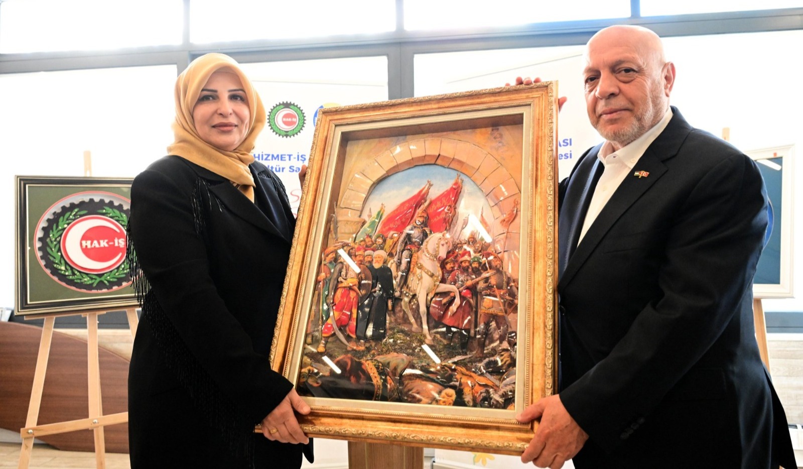 Kayserili El Sanatları Sanatçısı Emine Özdemir Ankara'da Sergi Açtı