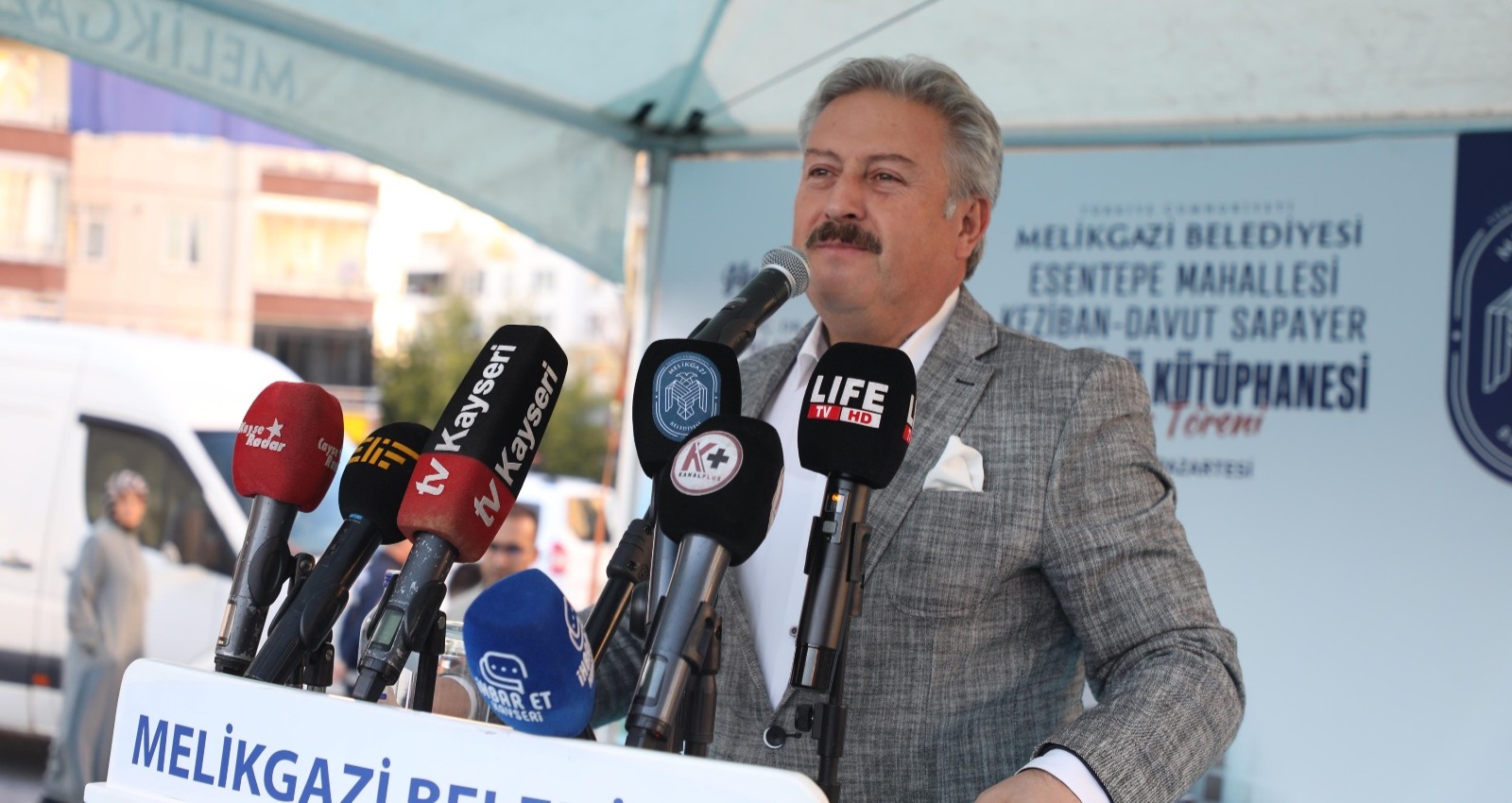 MELİKGAZİ BELEDİYESİ KEZİBAN-DAVUT SAPAYER AKIL KÜPÜ KÜTÜPHANESİ AÇILDI