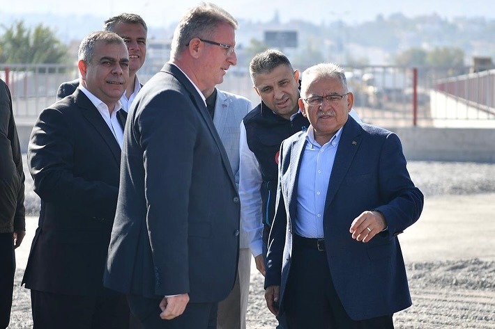 BAŞKAN BÜYÜKKILIÇ’TAN 29 EKİM’DE AÇILMASI PLANLANAN KAVŞAĞA YAKIN TAKİP
