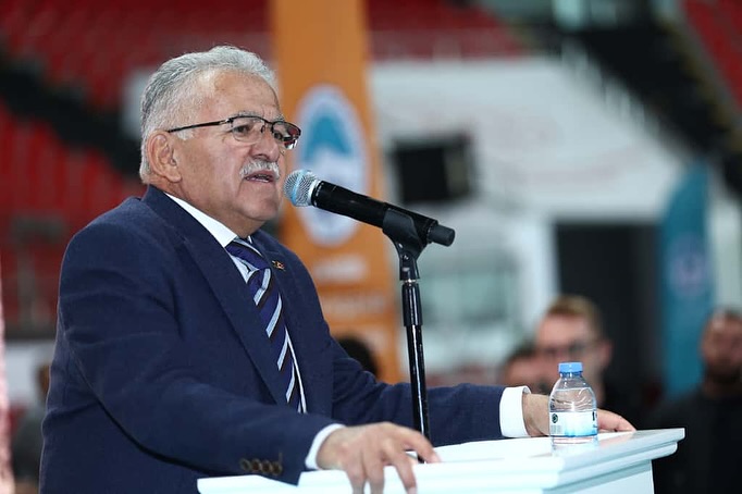 BAŞKAN BÜYÜKKILIÇ, MUHTARLAR GÜNÜ’NDE KAYSERİ’NİN MUHTARLARI İLE PROGRAMDA BULUŞTU