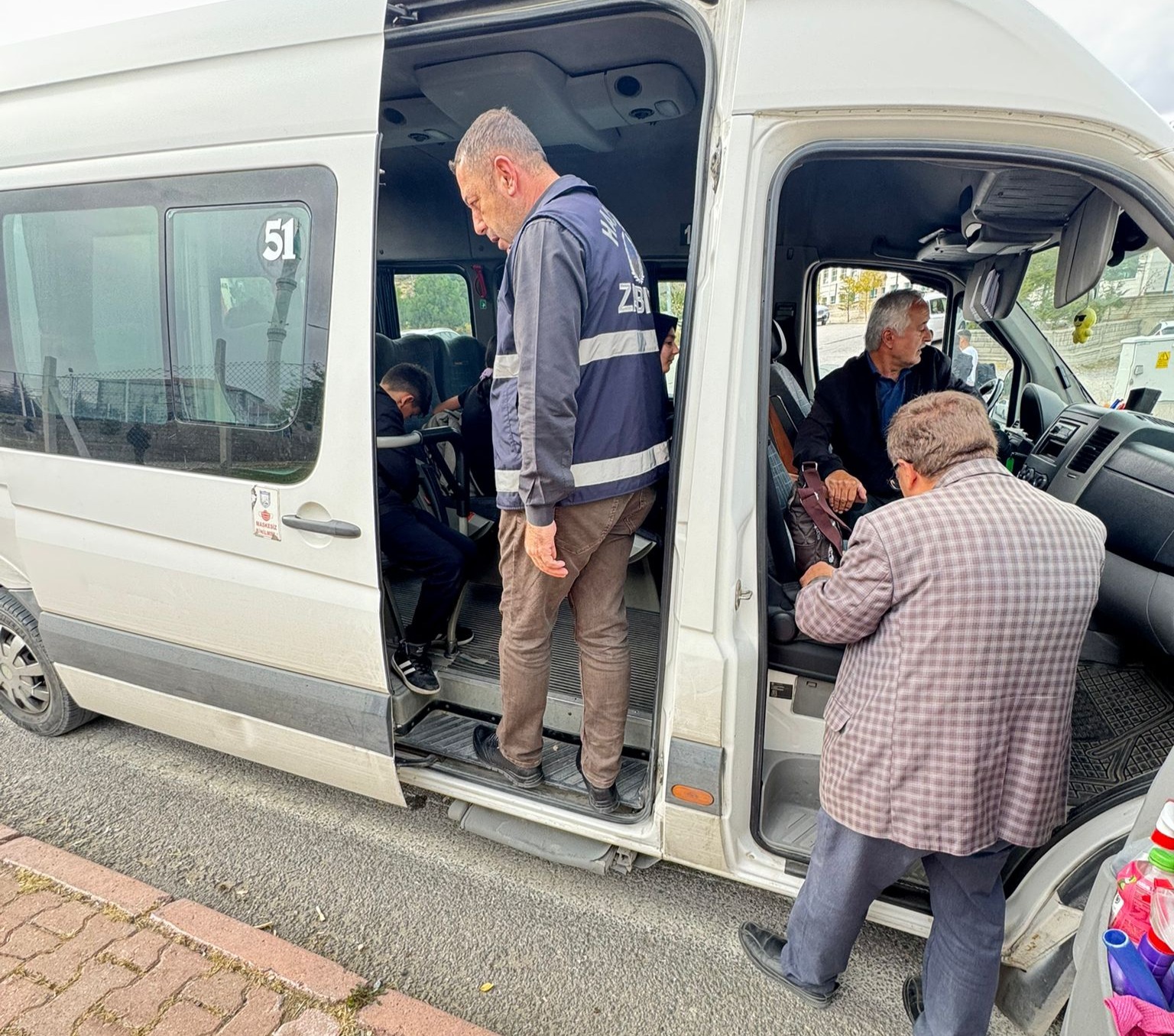 HACILAR’DA ÖĞRENCİLERİN GÜVENLİĞİ EMİN ELLERDE