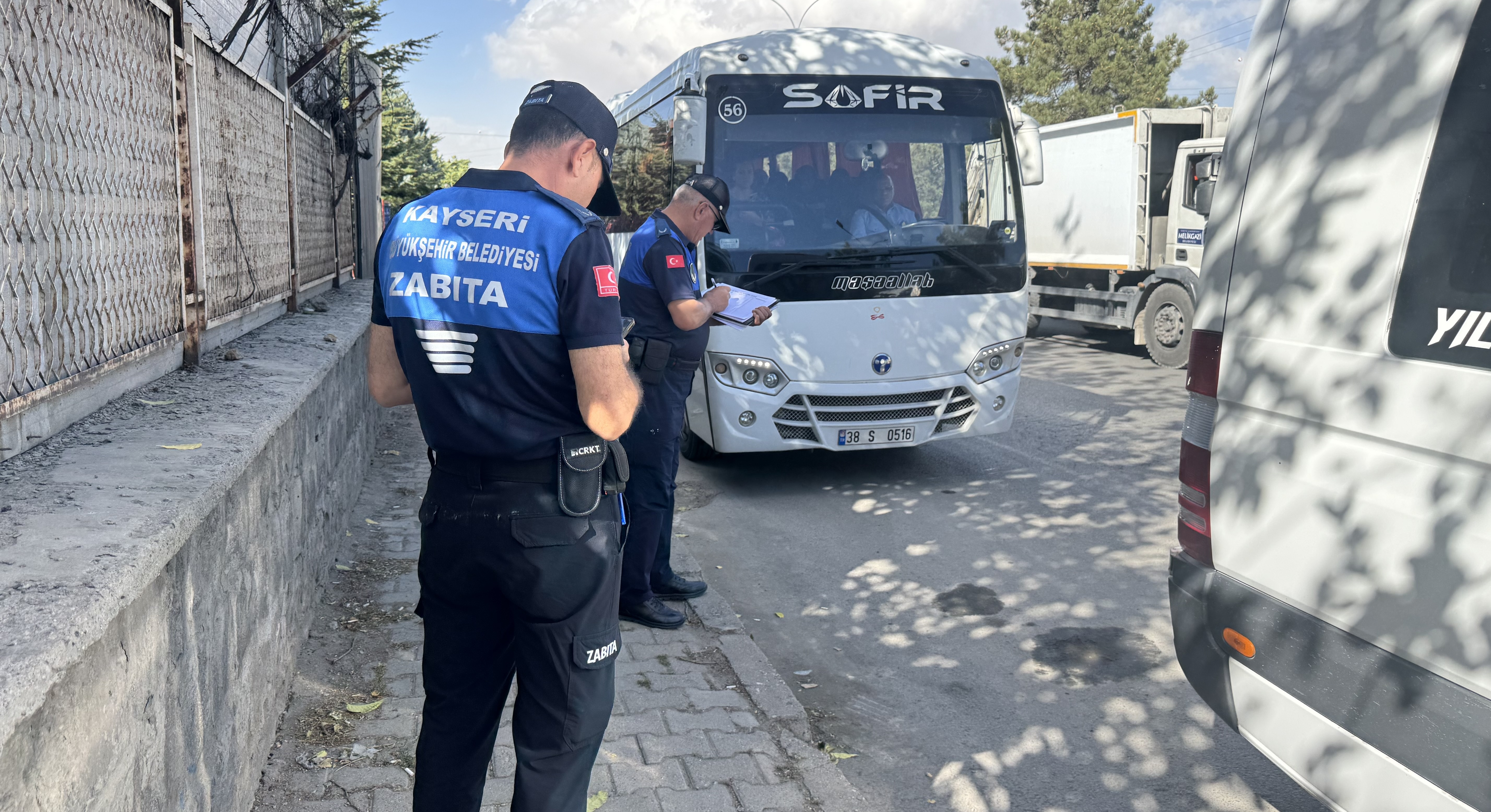 BÜYÜKŞEHİR ZABITA’DAN İŞÇİ SERVİSLERİNE YÖNELİK DENETİM