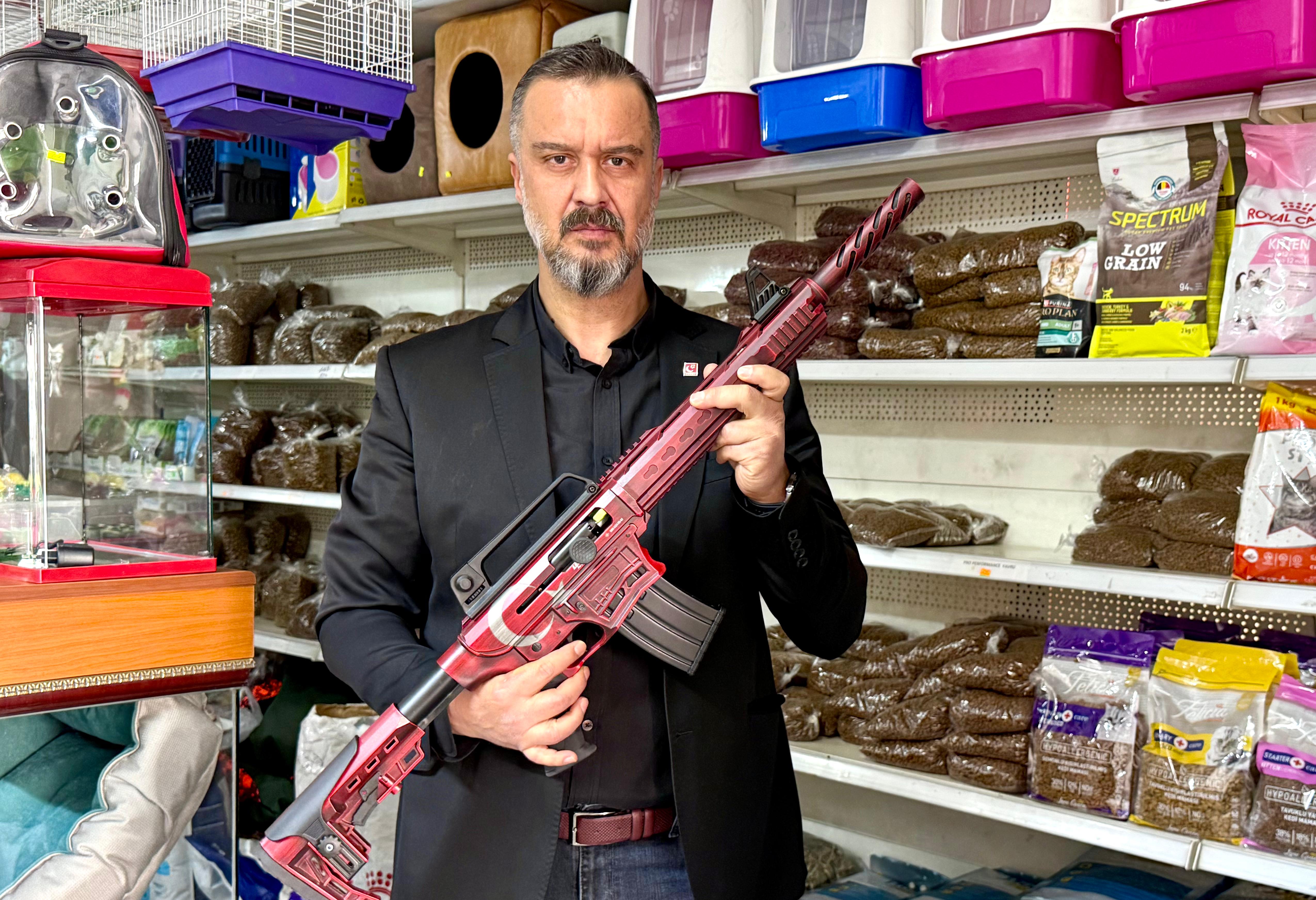 ÇİÇEK, ERCİYES ÜNİVERSİTESİ KURUM İTİBARINI KURTARMAK ADINA VİCDANLARI YARALAMIŞTIR.