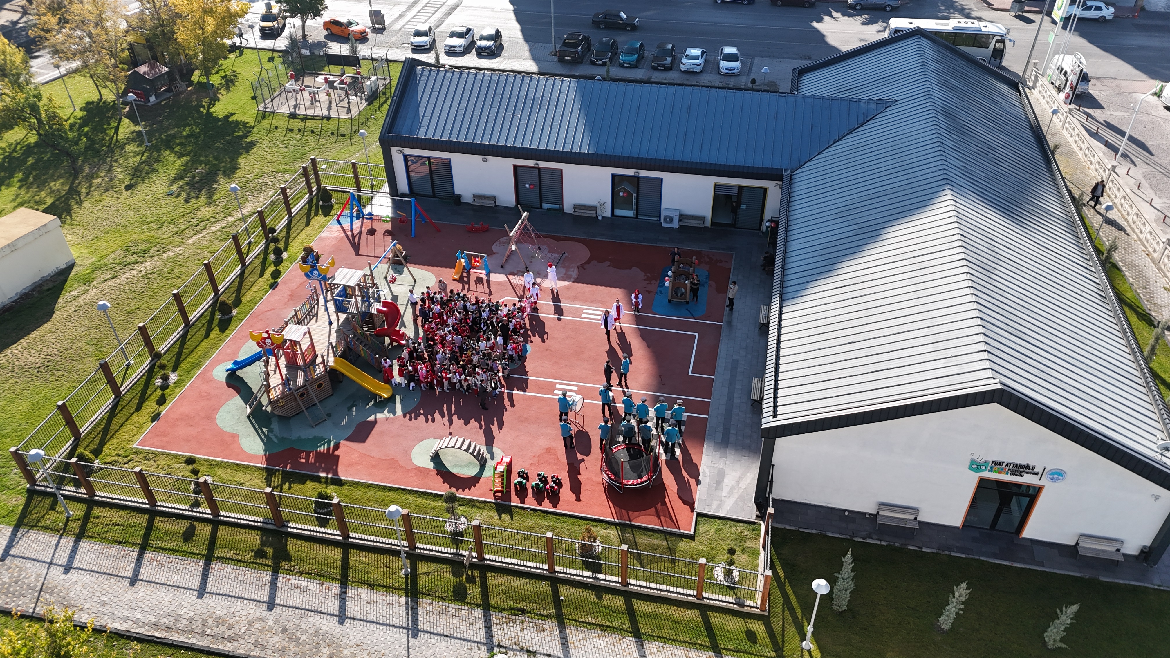 BÜYÜKŞEHİR’İN ÇOCUK KÜTÜPHANESİNDE “CUMHURİYET BAYRAMI” COŞKUSU