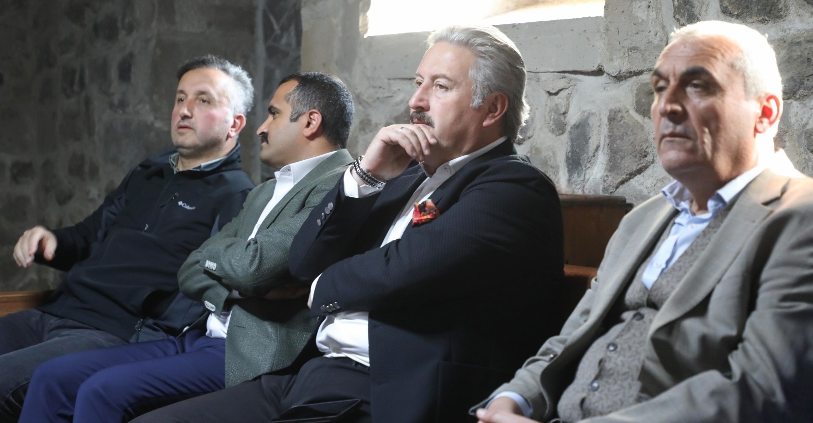 VALİ GÖKMEN ÇİÇEK MEKTEP MELİKGAZİ’DE ÖĞRENCİLERLE TECRÜBELERİNİ PAYLAŞTI