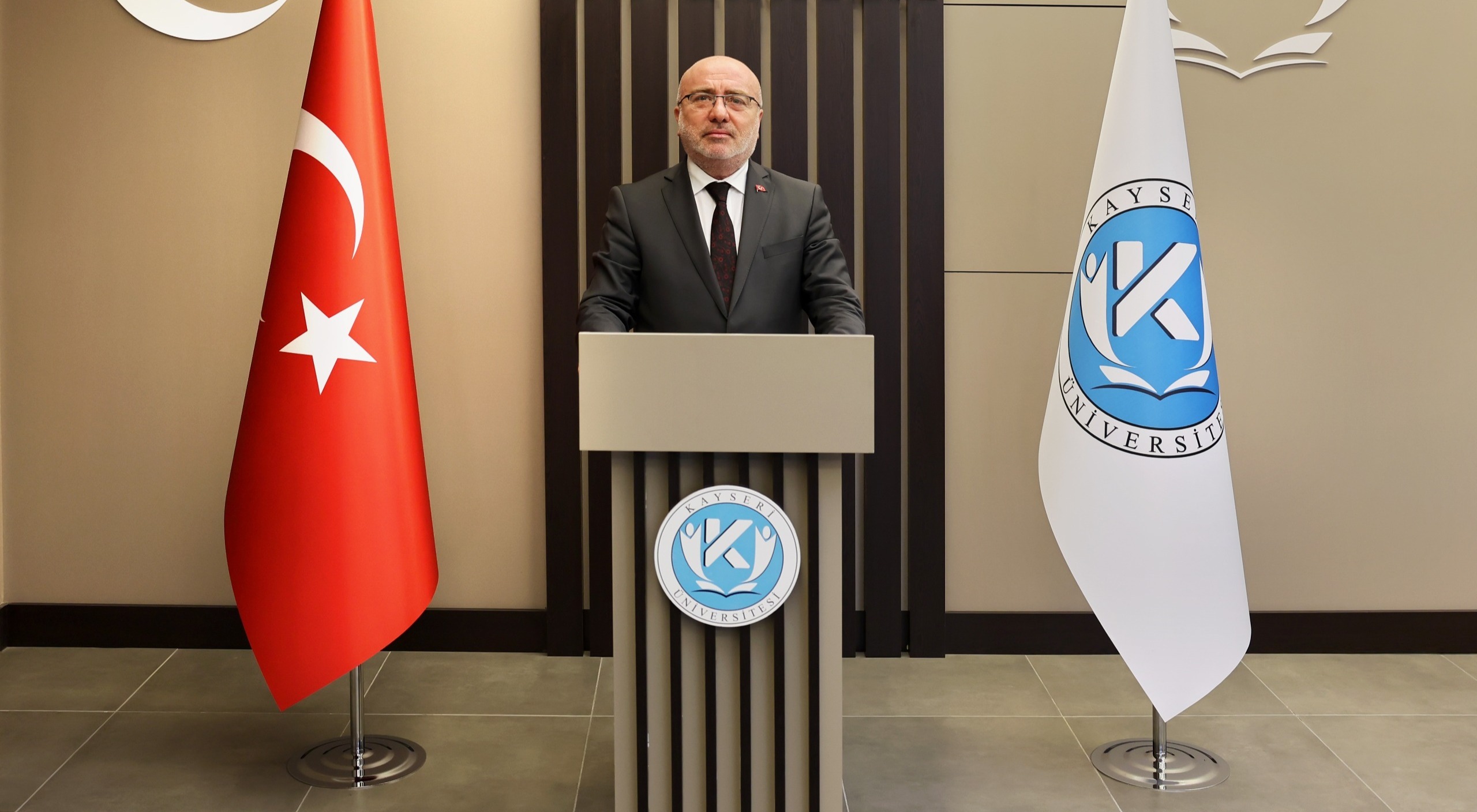 KAYÜ Rektörü Prof. Dr. Kurtuluş Karamustafa’dan “10 Kasım Atatürk'ü Anma Günü” Mesajı