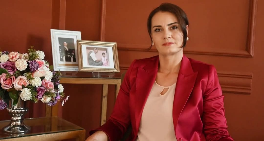 BAZI KAFALARIN ATATÜRK’Ü ANLAMASINI BEKLEMİYORUZ