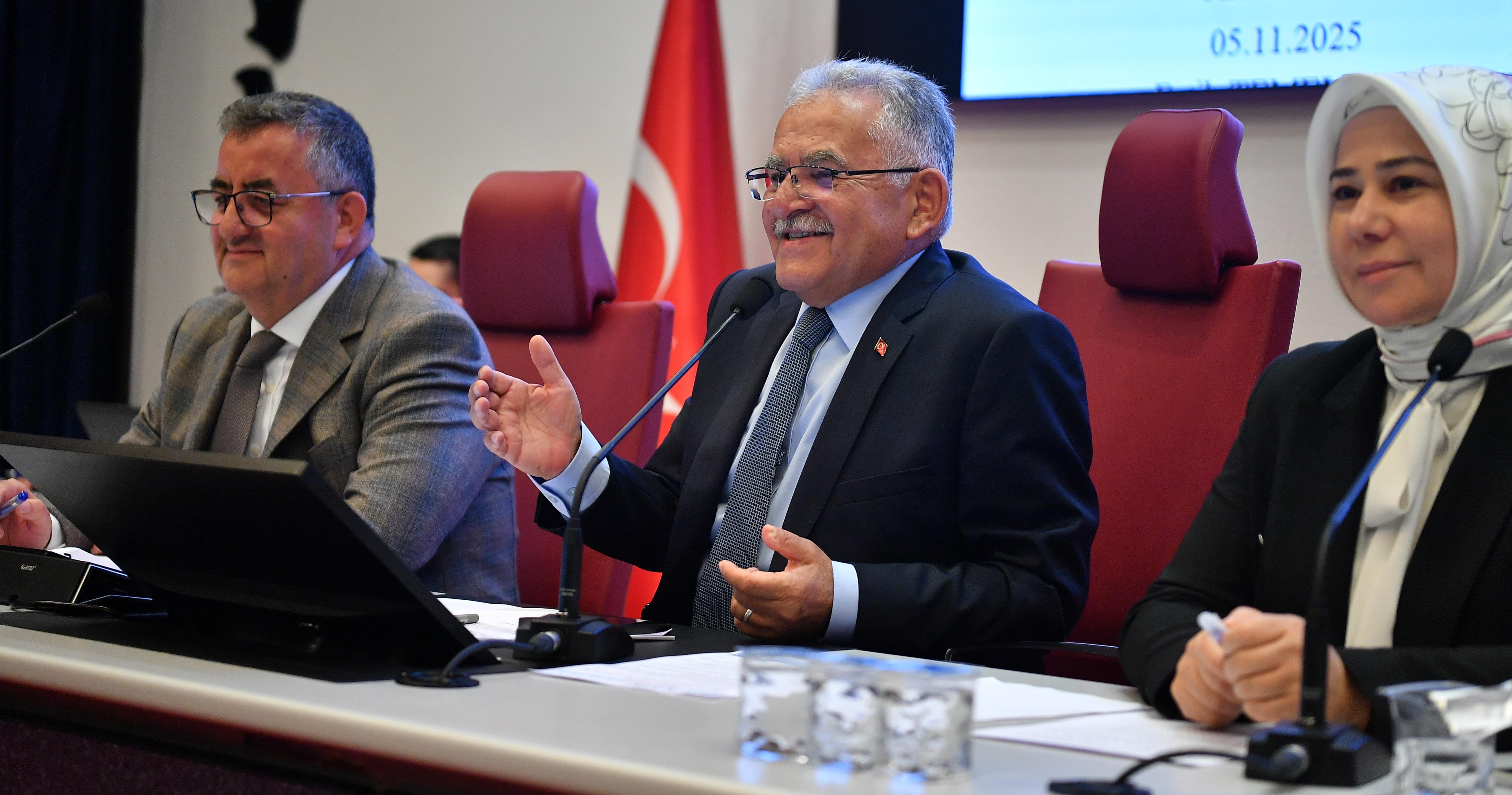 BÜYÜKŞEHİR MECLİSİ’NDEN BAŞKAN BÜYÜKKILIÇ’A “SU” TEŞEKKÜRÜ: TÜRKİYE’NİN EN UCUZ ÜÇÜNCÜ SUYU KAYSERİ’DE