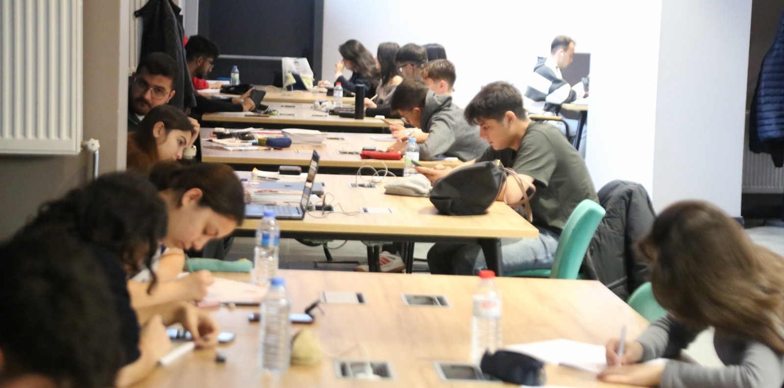 ARA TATİLDE MELİKGAZİ'NİN AKIL KÜPÜ KÜTÜPHANELERİ DOLUP TAŞIYOR