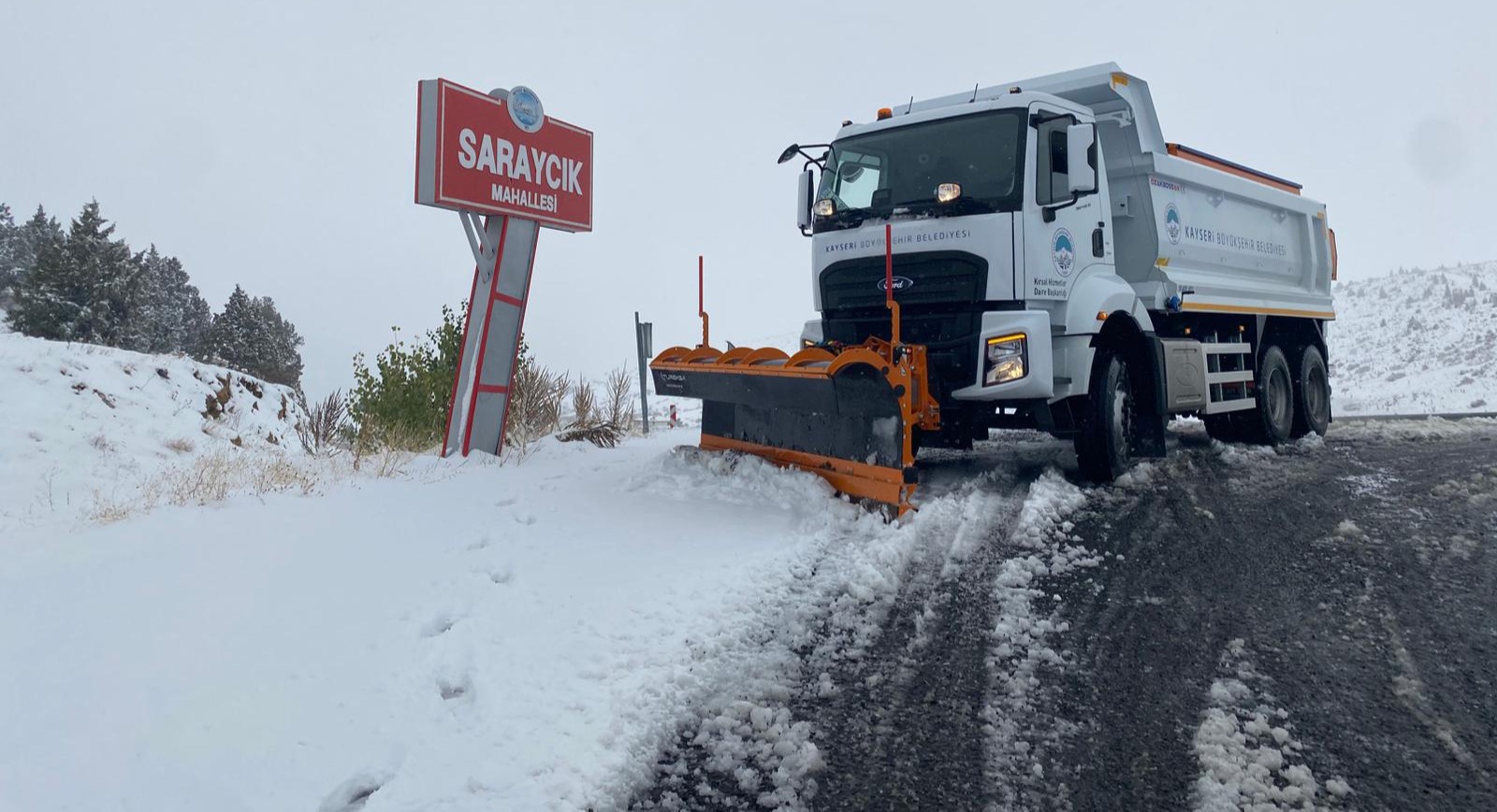 BÜYÜKŞEHİR, YÜKSEK KESİMLERDE ETKİSİNİ GÖSTEREN MEVSİMİN İLK KARINDA 79 ARAÇ VE 160 PERSONEL İLE SAHADA