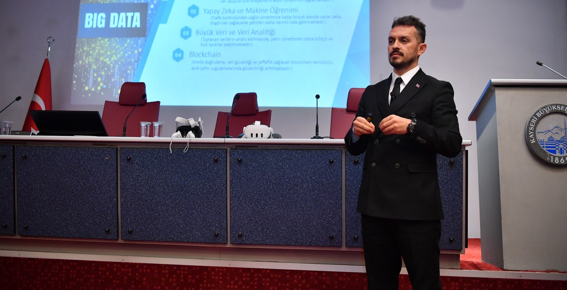 BÜYÜKŞEHİR, AKILLI ŞEHİRCİLİKTE ÖNDE, DİJİTAL BELEDİYECİLİKTE TAM KAPASİTE HİZMETTE