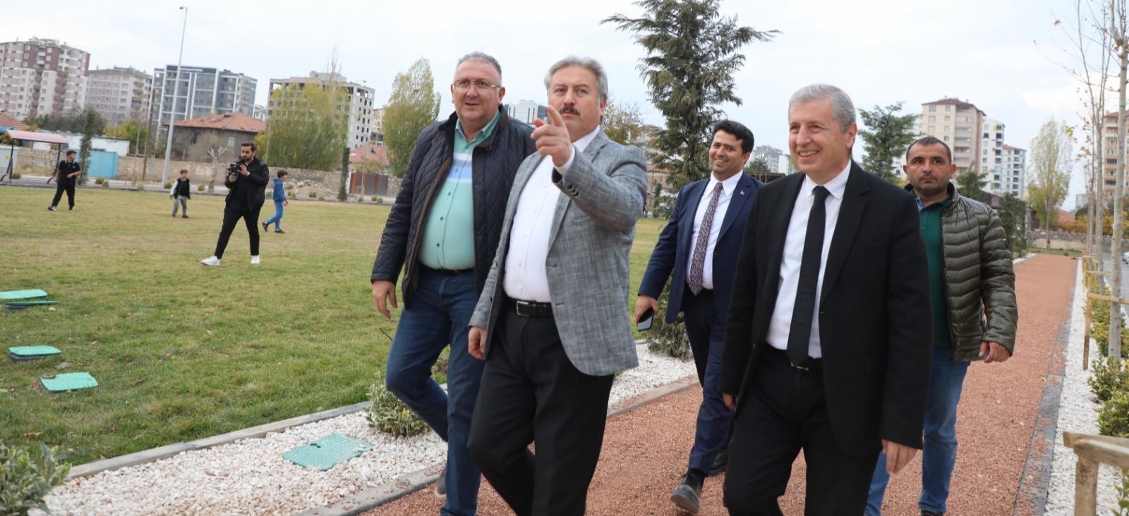 PARKLARIN, YEŞİL ALANLARIN BELEDİYESİ MELİKGAZİ'DEN, YILDIRIM BEYAZIT’A İKİ PARK DAHA