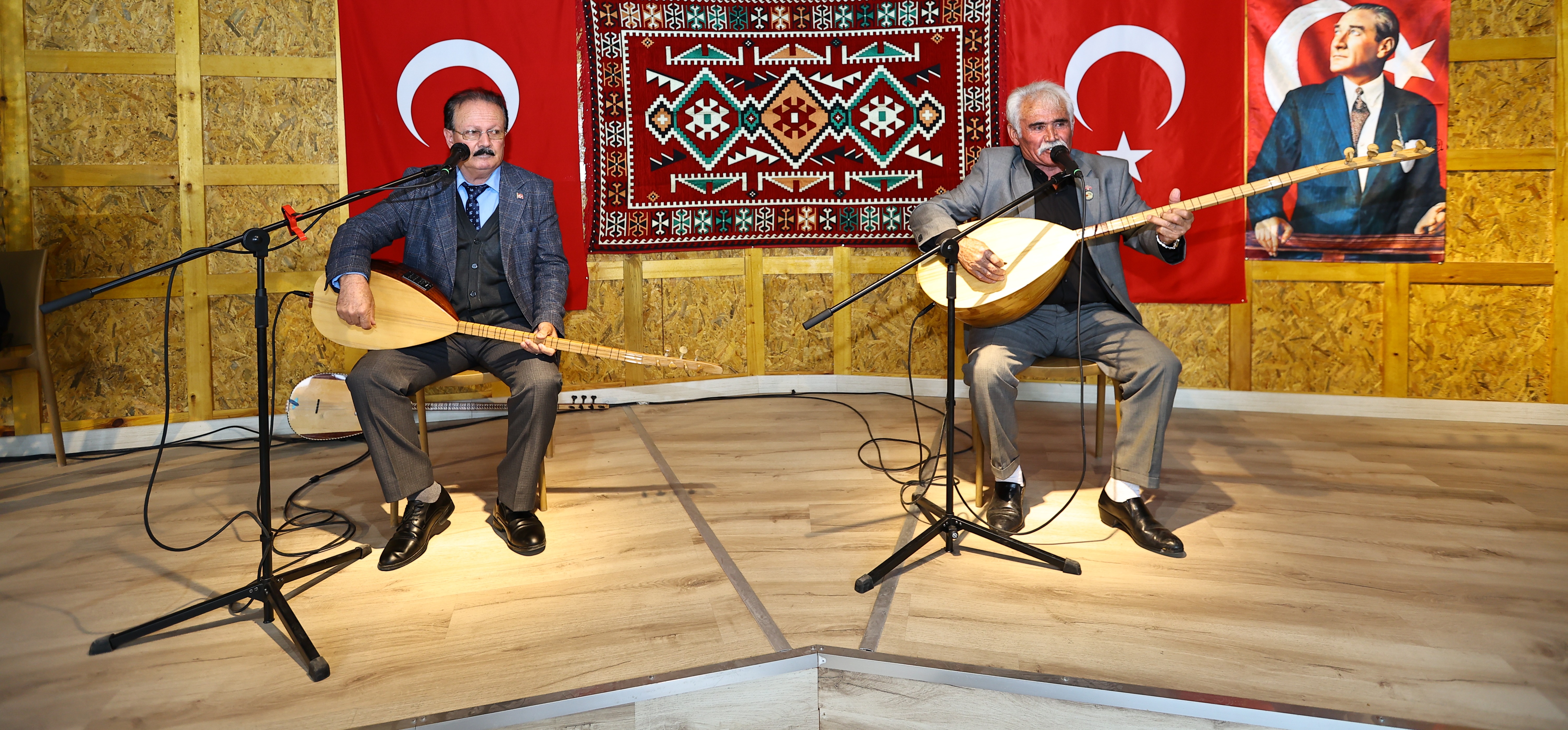 BÜYÜKŞEHİR, MUHTARLAR İLE OZANLARI ‘HİZMETİN ÇINARLARI’ ETKİNLİĞİNDE BULUŞTURDU