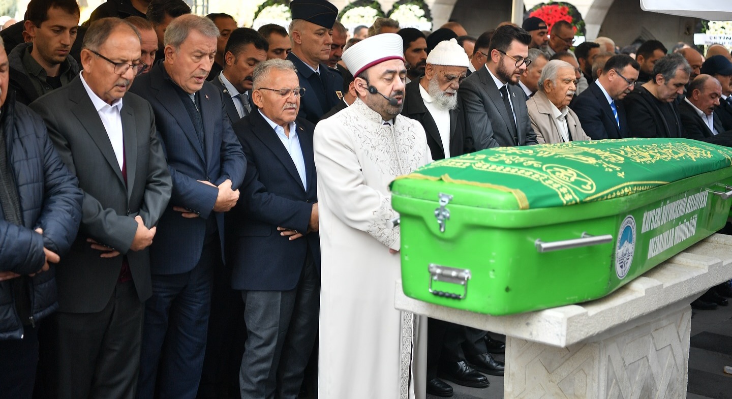 BAŞKAN BÜYÜKKILIÇ’IN HAYIRSEVER AĞABEYİ RAMAZAN BÜYÜKKILIÇ’I KAYSERİ, EBEDİYETE UĞURLADI