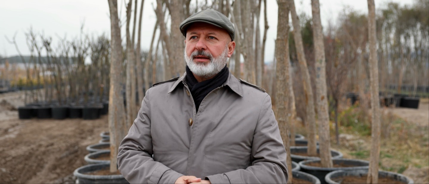 KOCASİNAN BELEDİYESİ, ŞEHRİ YEŞİLE BÜRÜMEYE DEVAM EDİYOR