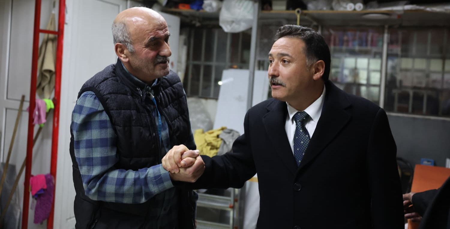 Vali Gökmen Çiçek, Kocasinan ilçesi Mithatpaşa Mahallesi’ni ziyaret etti.