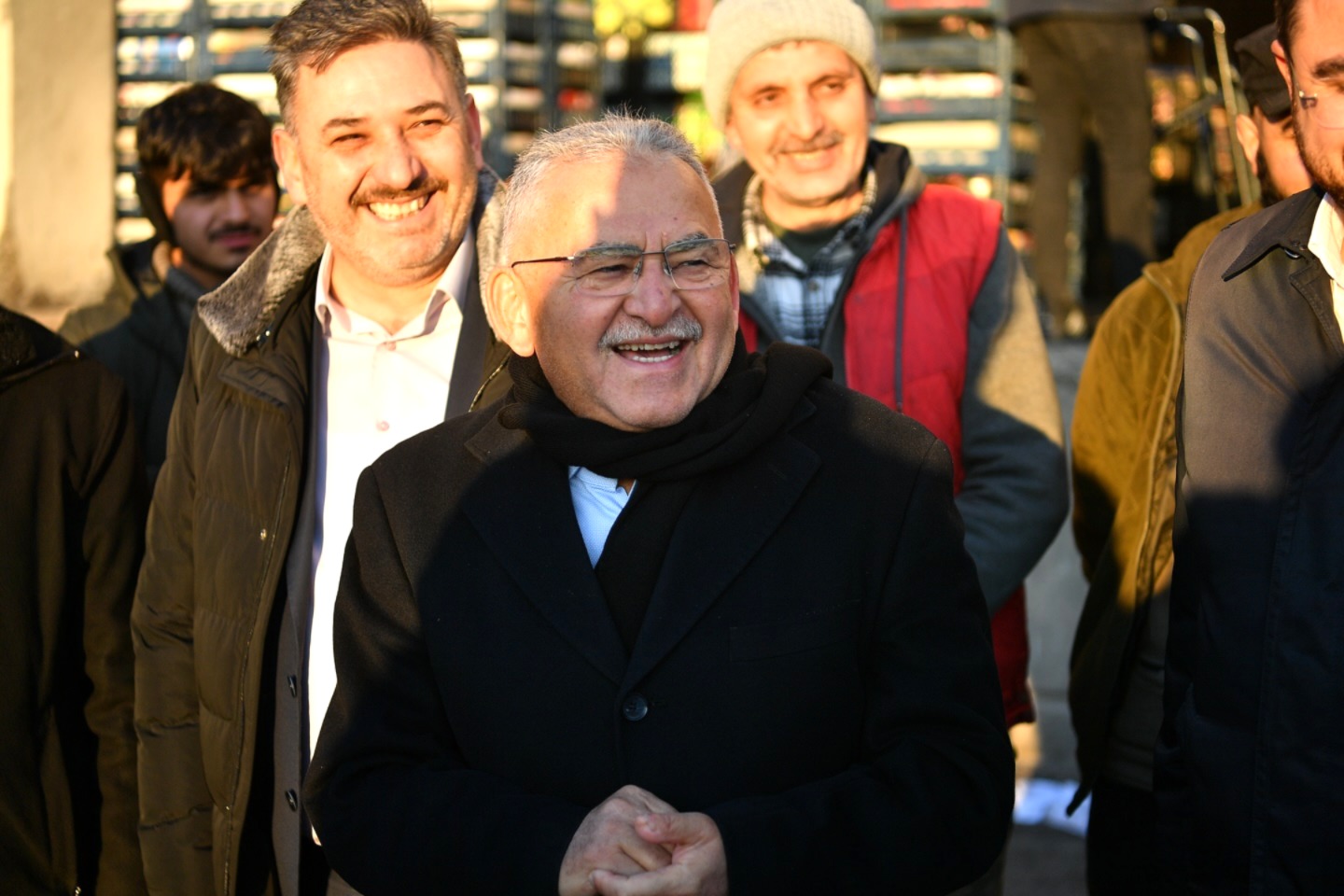 BAŞKAN BÜYÜKKILIÇ’TAN HAL KOMPLEKSİ’NE SABAH MESAİSİ