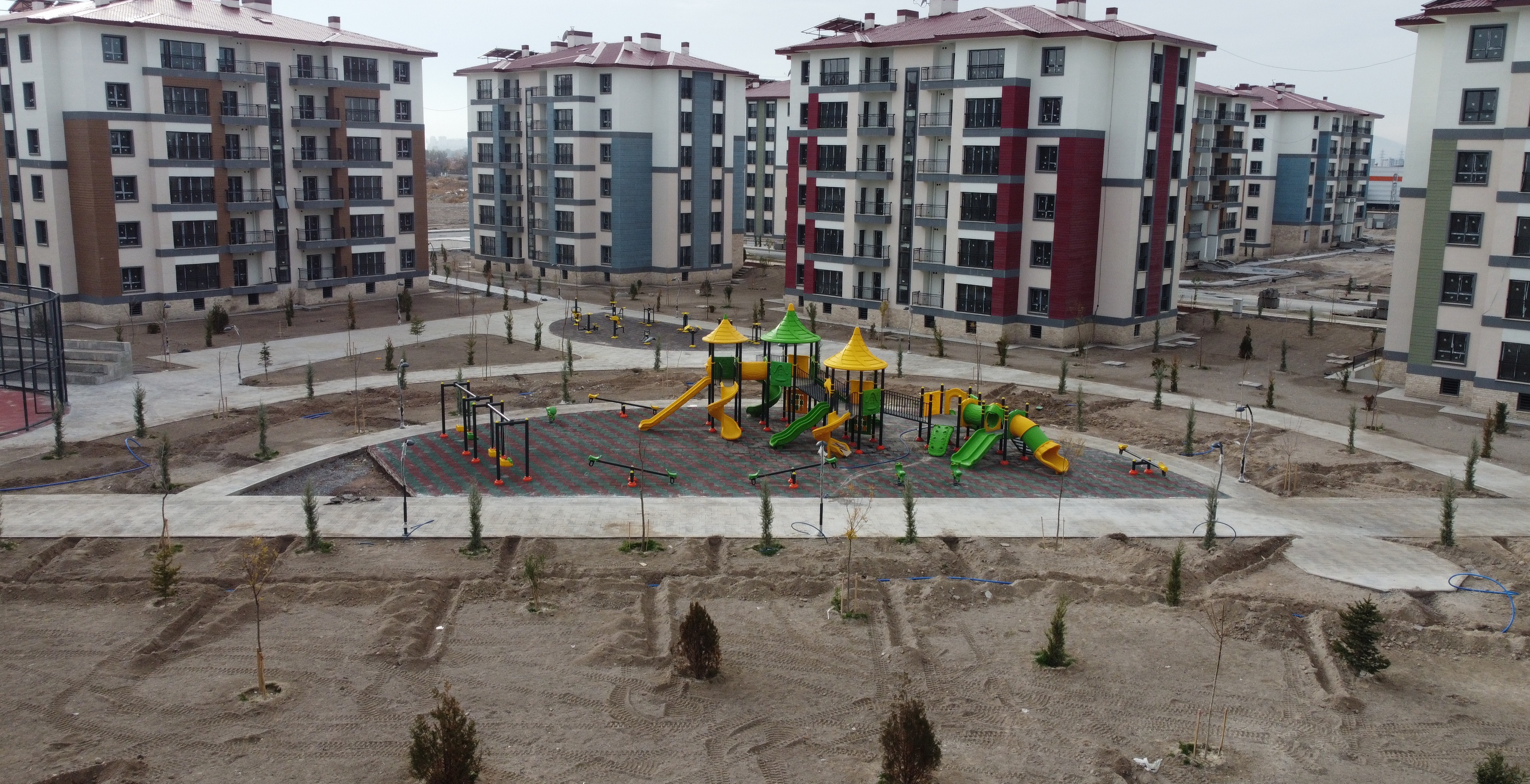 BÜYÜKŞEHİR’DEN ORUÇREİS KENTSEL DÖNÜŞÜM PROJESİ'NDE ÇEVRE DÜZENLEMESİ