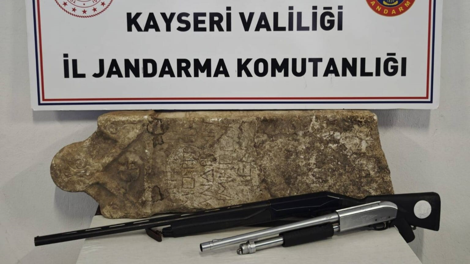 Yeşilhisar’da “Anadolu Mirası” Operasyonu: Roma Dönemine Ait Mezar Steli Ele Geçirildi