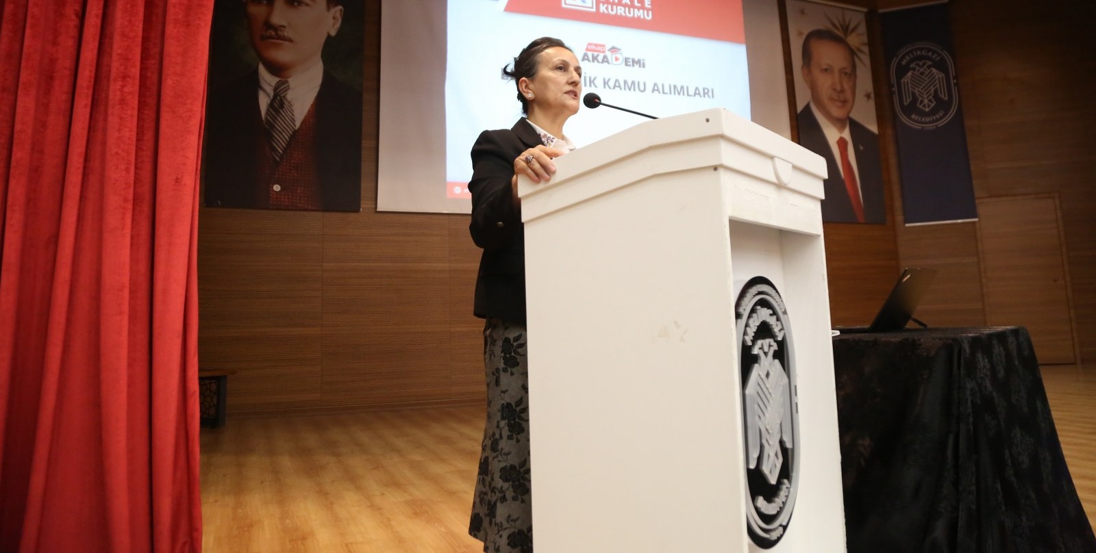 MELİKGAZİ BELEDİYESİ'NDE KAMU İHALE MEVZUATI EĞİTİMİ VERİLDİ