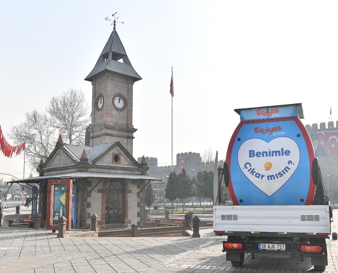 BÜYÜKŞEHİR ERCİYES A.Ş.’DEN DİKKAT ÇEKEN UYGULAMA: ‘BENİMLE ÇIKAR MISIN?’