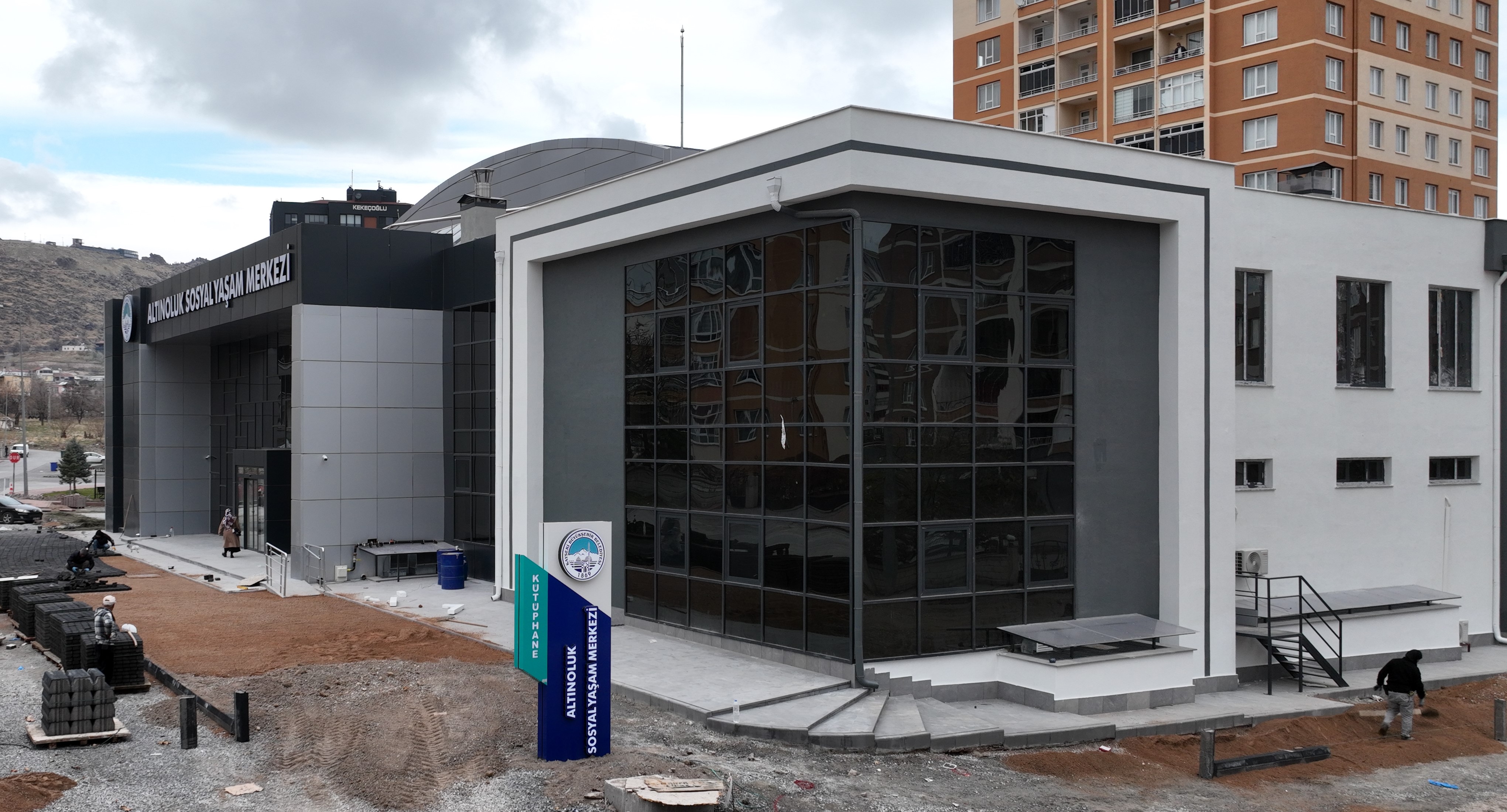 BAŞKAN BÜYÜKKILIÇ’TAN MODERN VE DONANIMLI BİR SOSYAL MERKEZ DAHA: AÇILIŞ İÇİN GÜN SAYIYOR