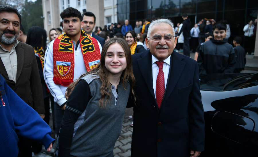 BAŞKAN BÜYÜKKILIÇ’TAN LİSE ÖĞRENCİLERİNE “KARİYER” VE “GELECEK” TAVSİYELERİ