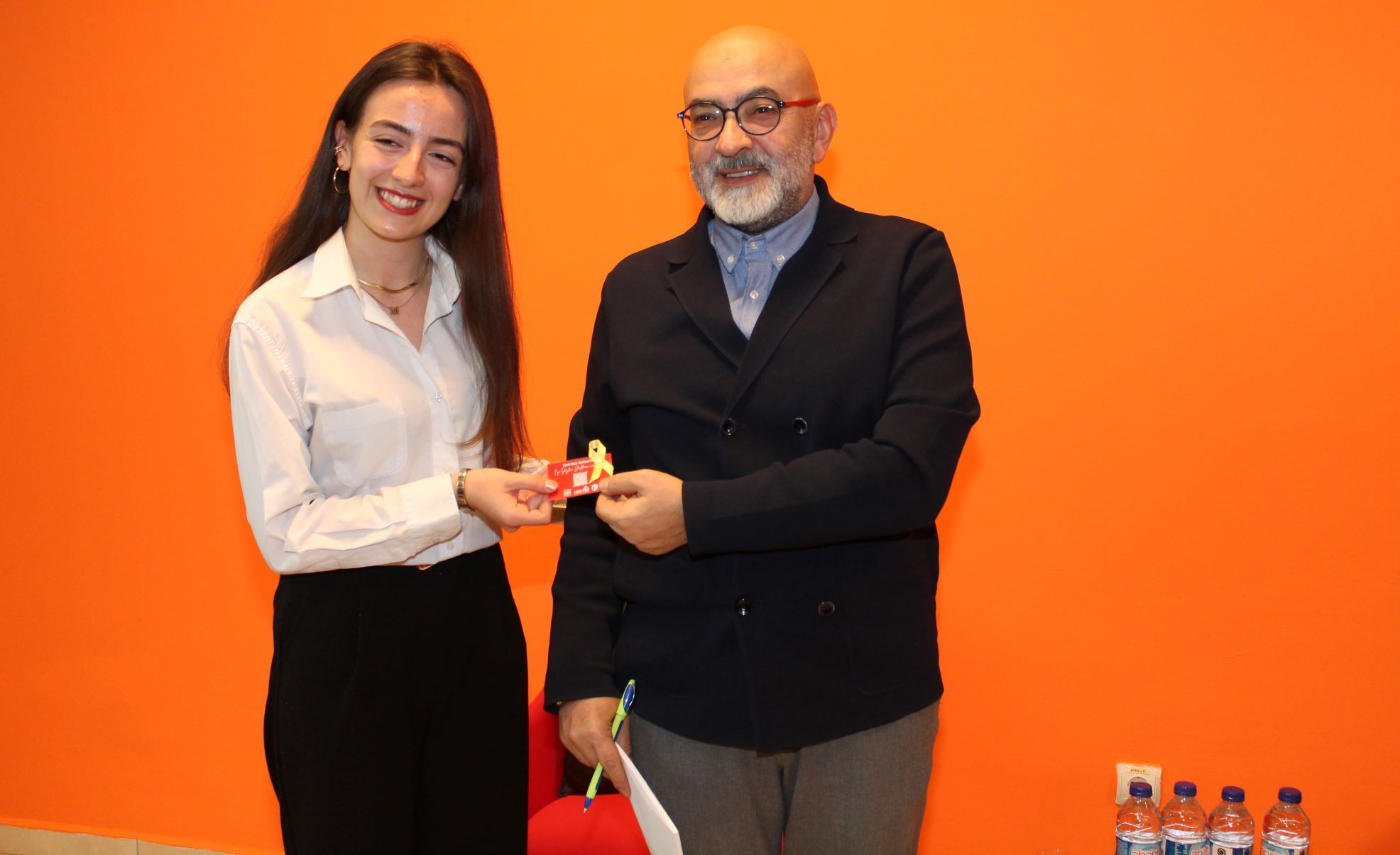 MİLLETVEKİLİ CINGI, NNYÜ GENÇ OFİSTE SÖYLEŞİYE KATILDI