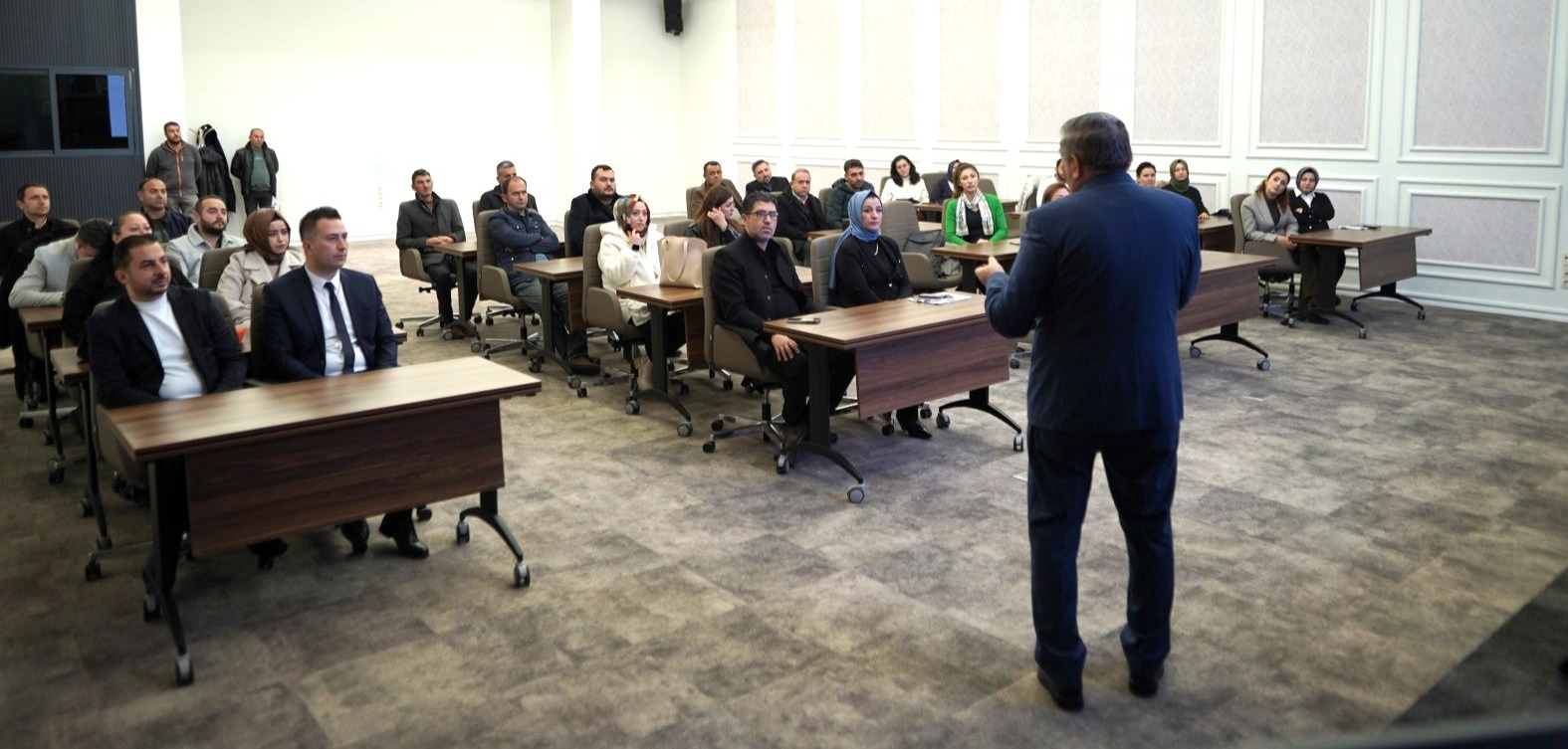 MELİKGAZİ BELEDİYESİ’NDEN “PROTOKOL KURALLARI VE ADAB-I MUAŞERET” EĞİTİMİ