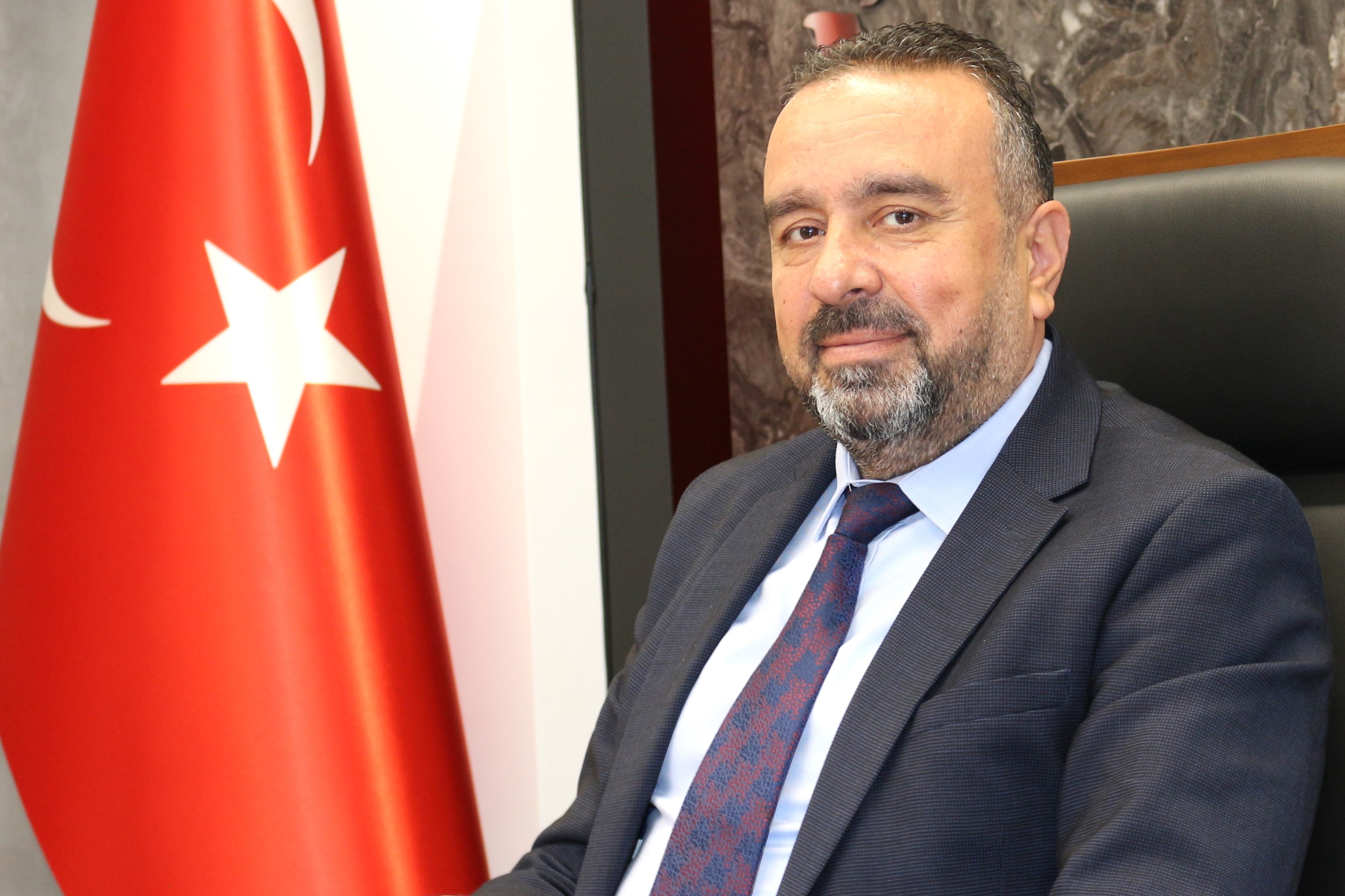 Acısıyla tatlısıyla, zorluklarıyla, güzellikleriyle bir yılı daha geride bırakıyoruz.