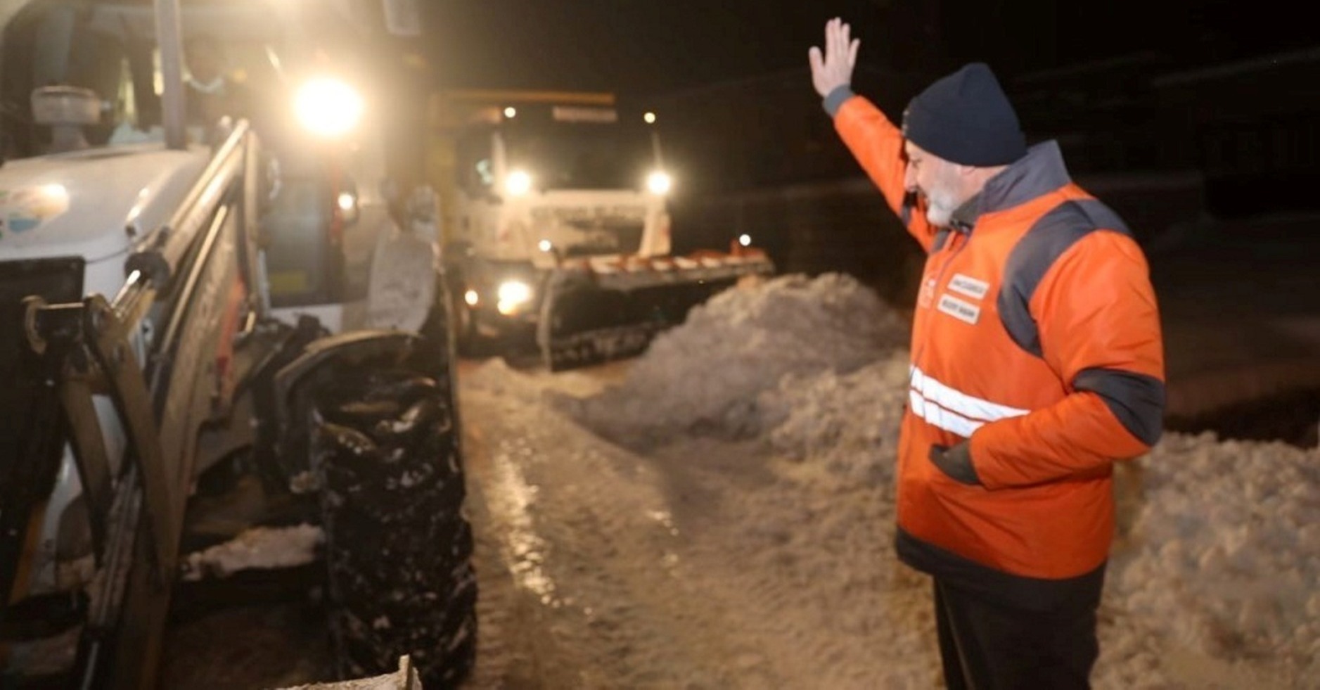 KOCASİNAN’DA KAR MESAİSİ ARALIKSIZ SÜRÜYOR
