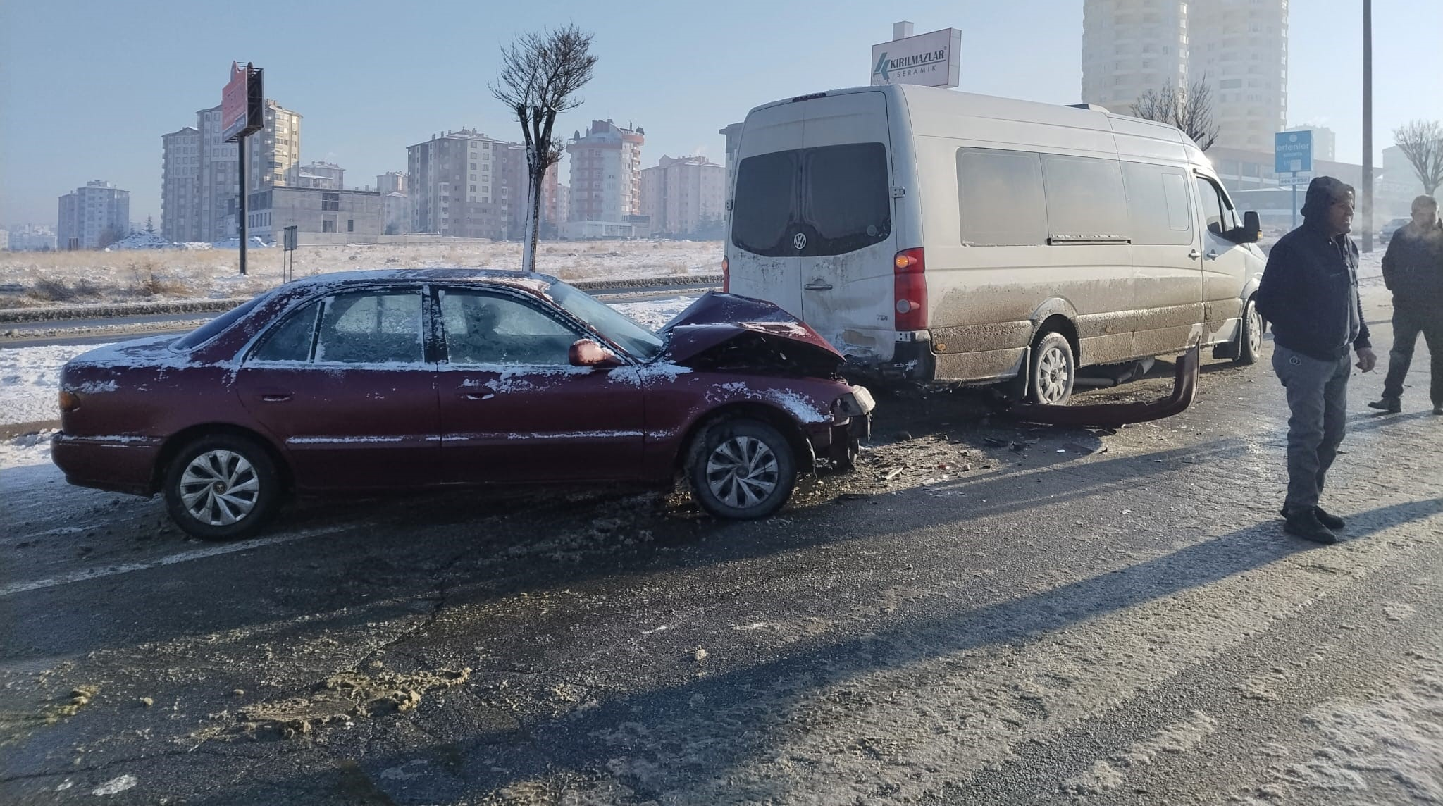 Kayseri'de 14 araçlık zincirleme kaza