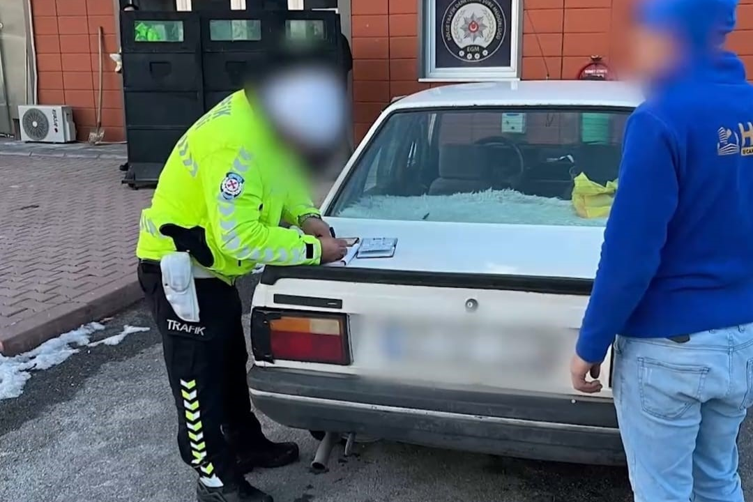 Kayseri’de trafik denetimlerinde 853 araç sürücüsüne ceza