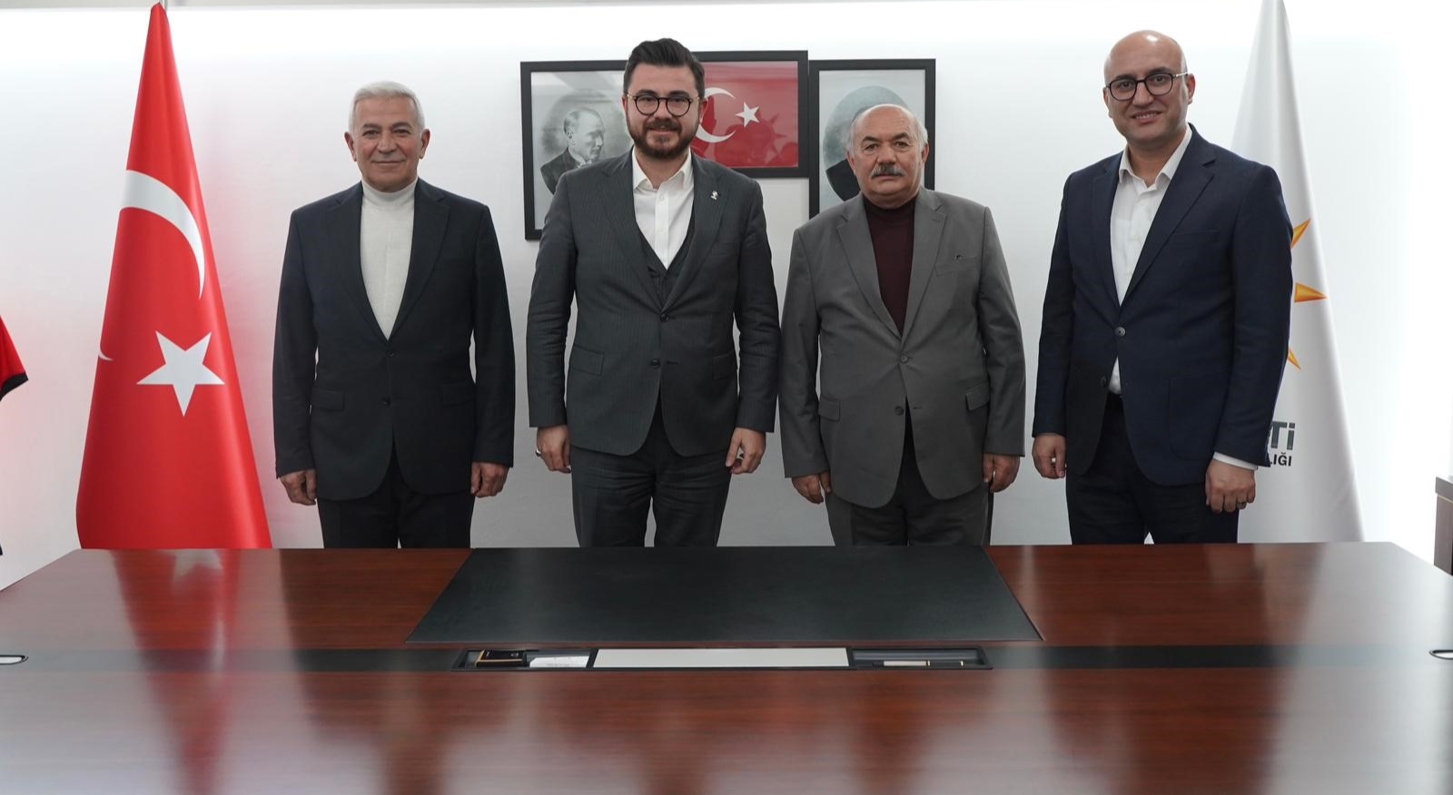 AK Parti Kayseri teşkilatının 3 ilçesinde görev değişikliği